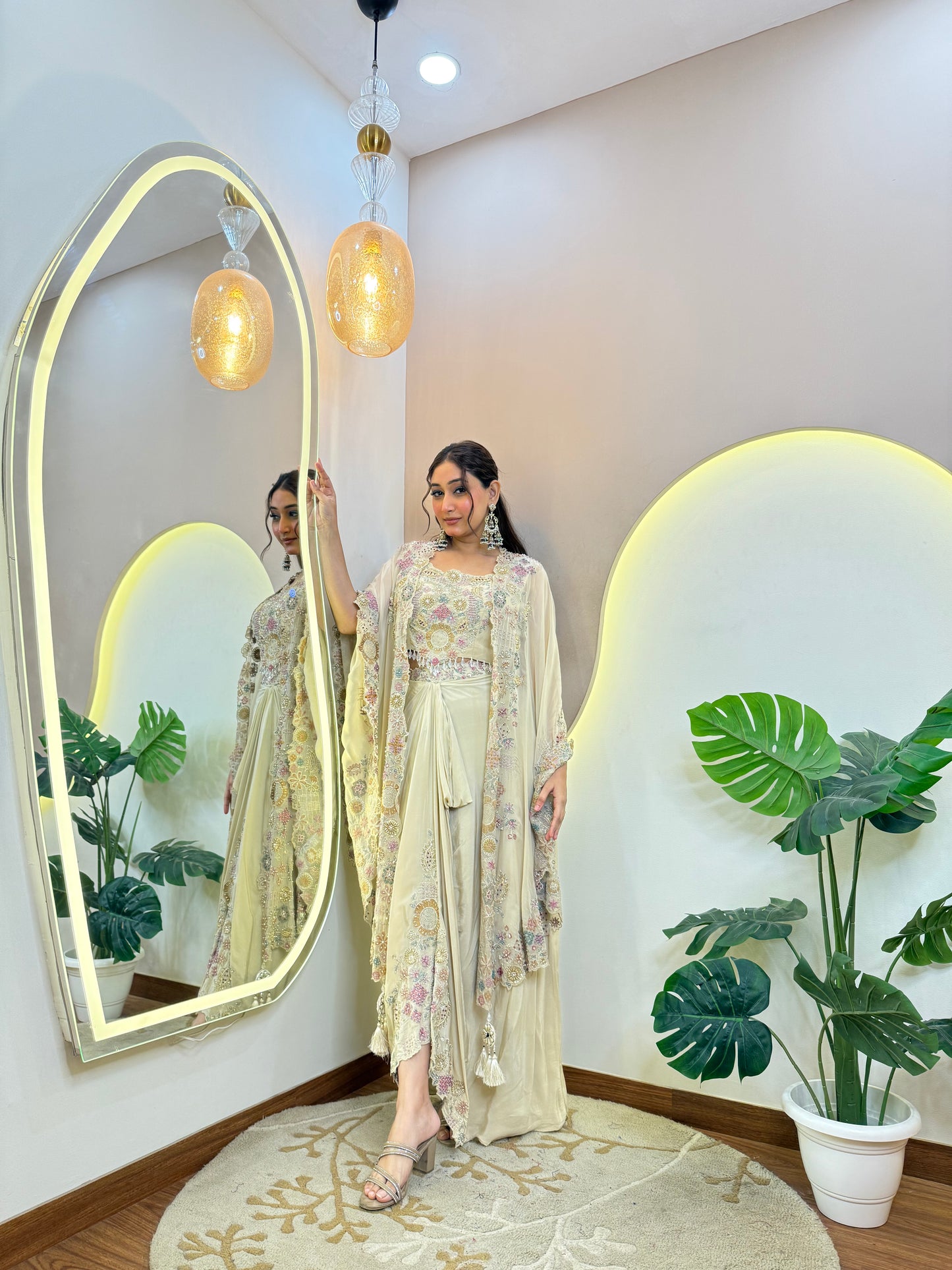 "ATIA" CAPE STYLE