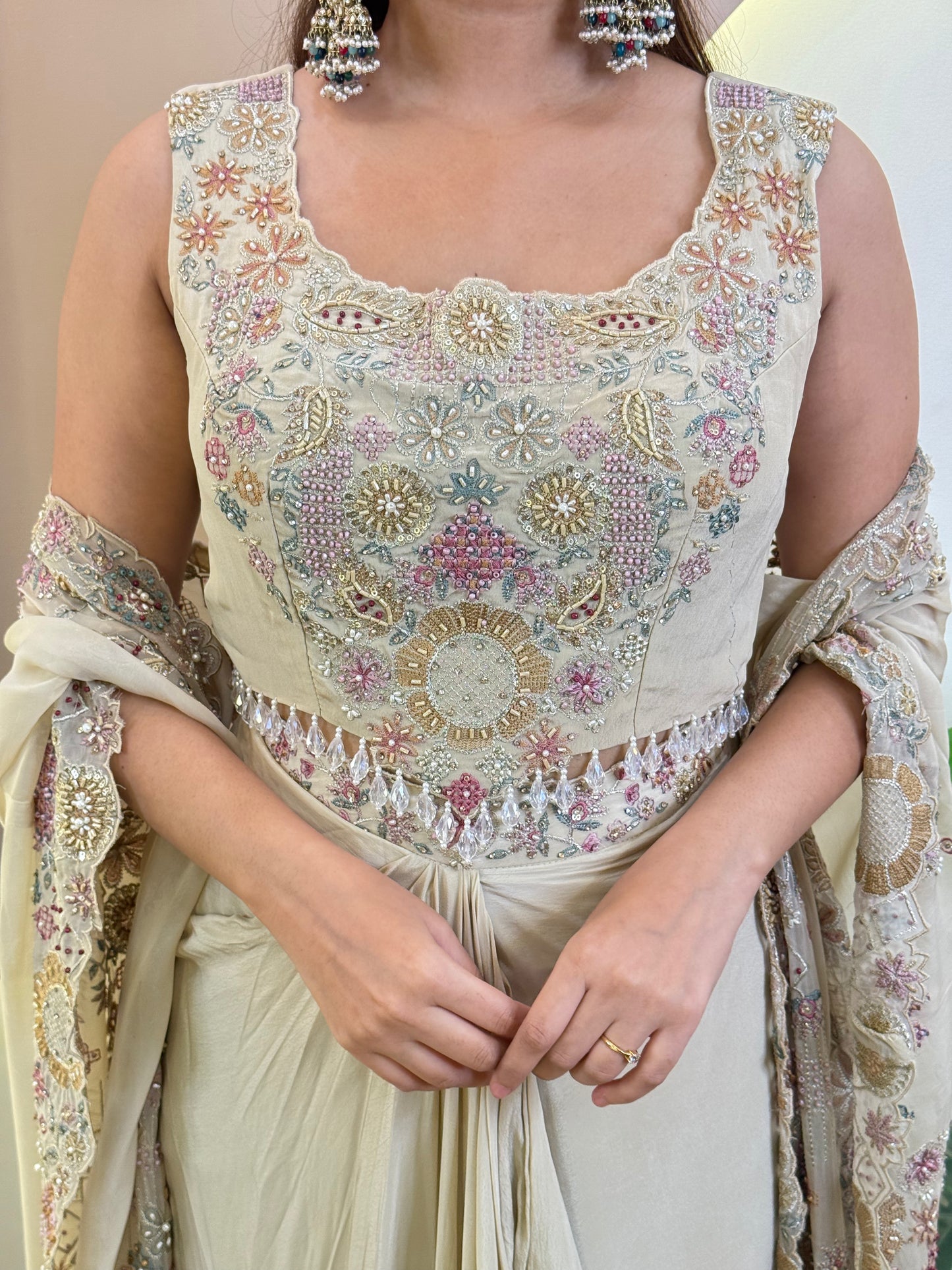 "ATIA" CAPE STYLE