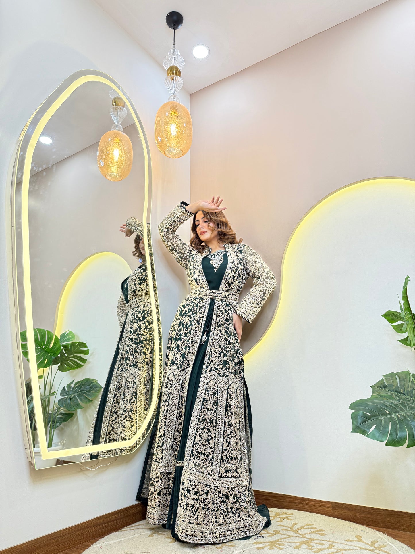 MASTANI OUTFIT GOWN