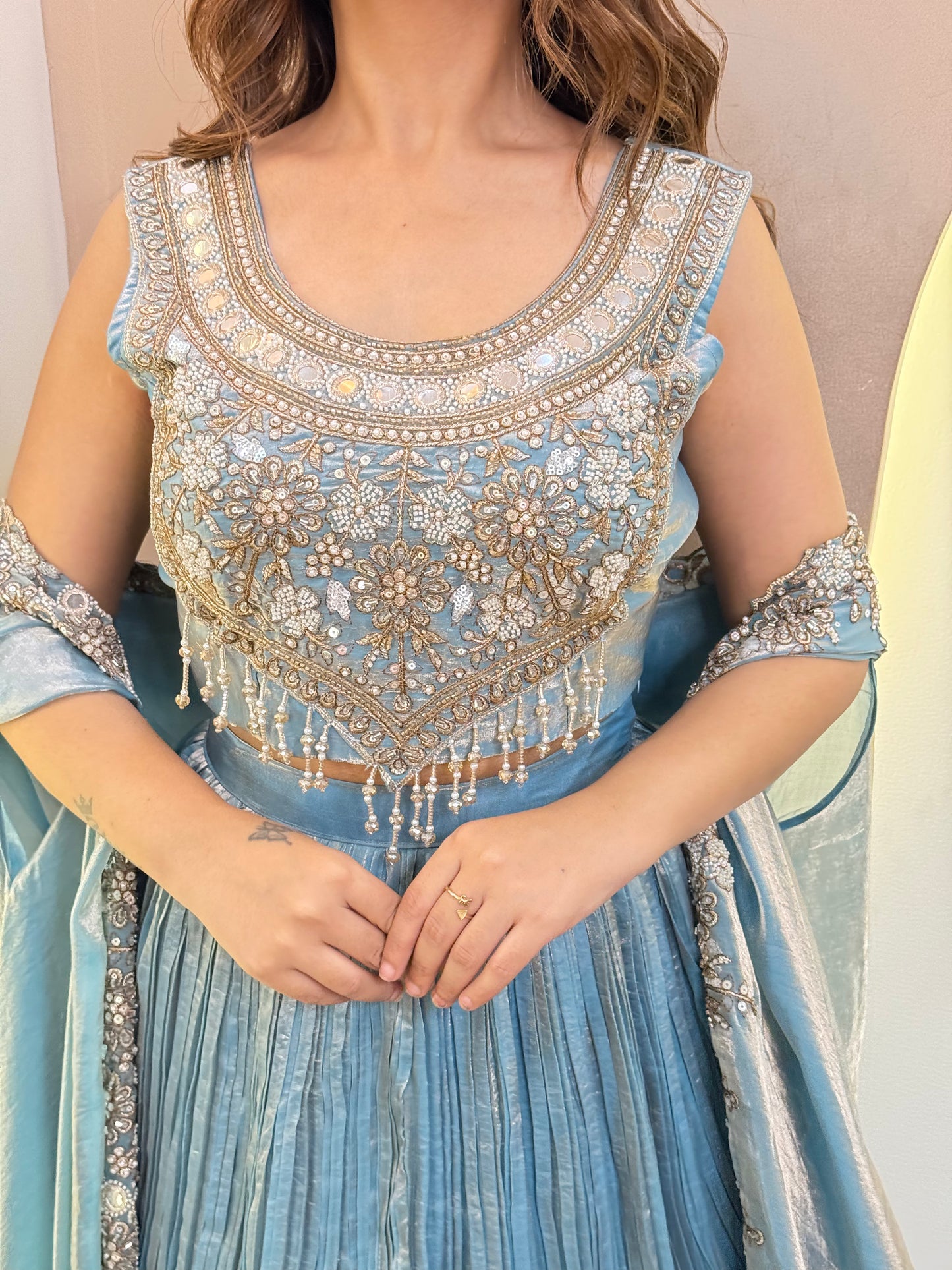 CAPE STYLE OUTFIT CROP TOP SKIRT