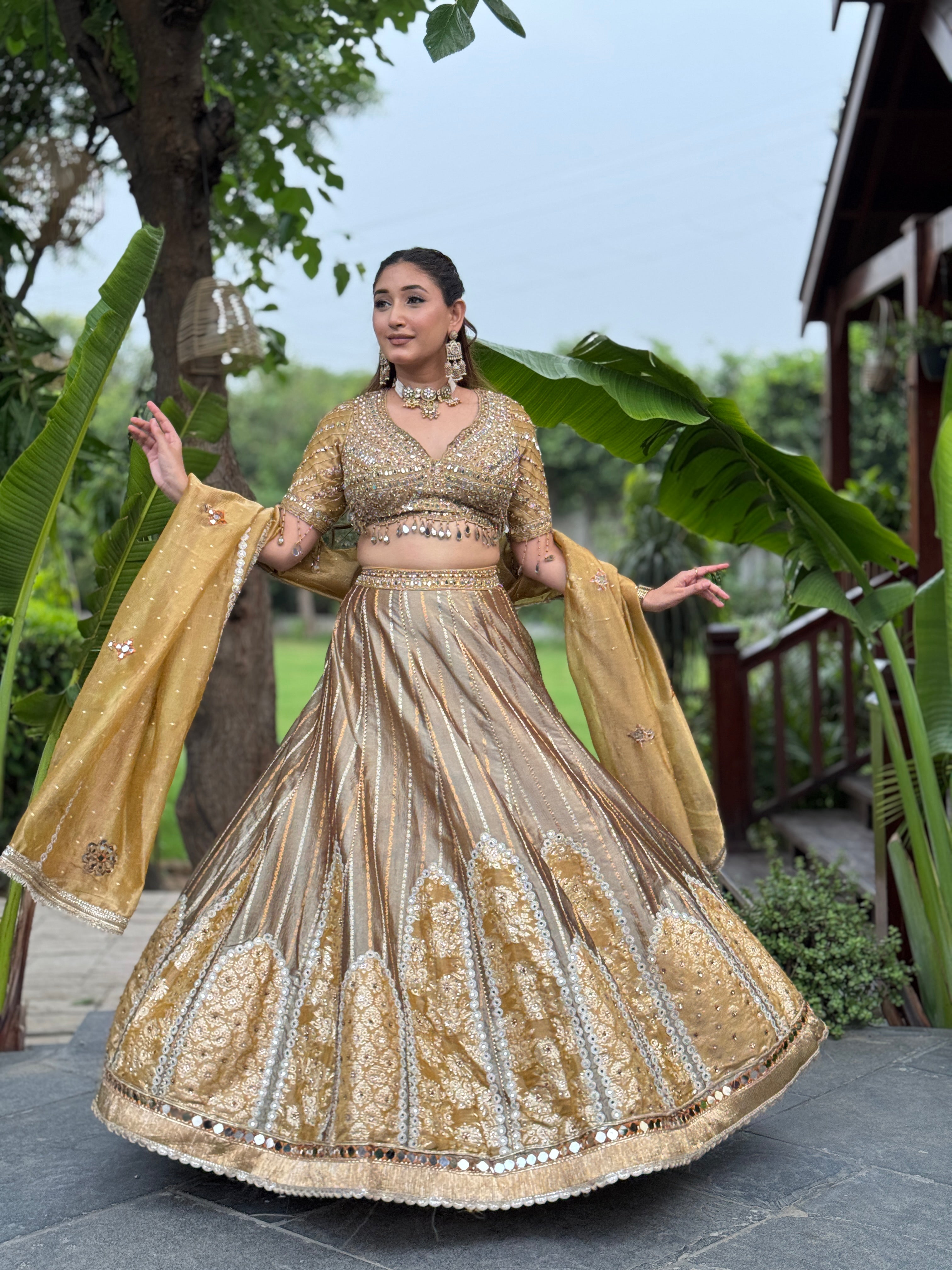 E417 AARFA REGAL LEHENGA