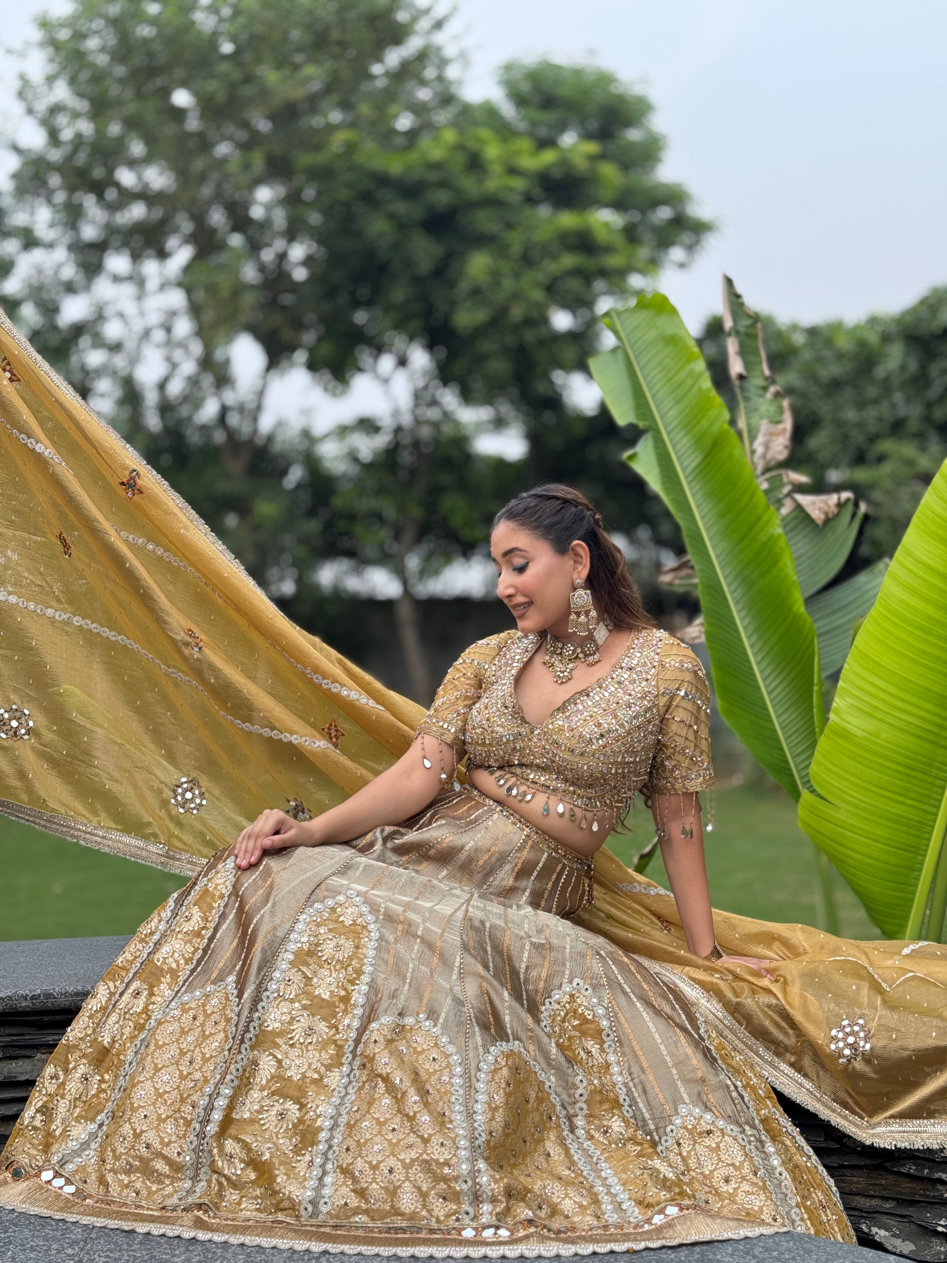E417 AARFA REGAL LEHENGA