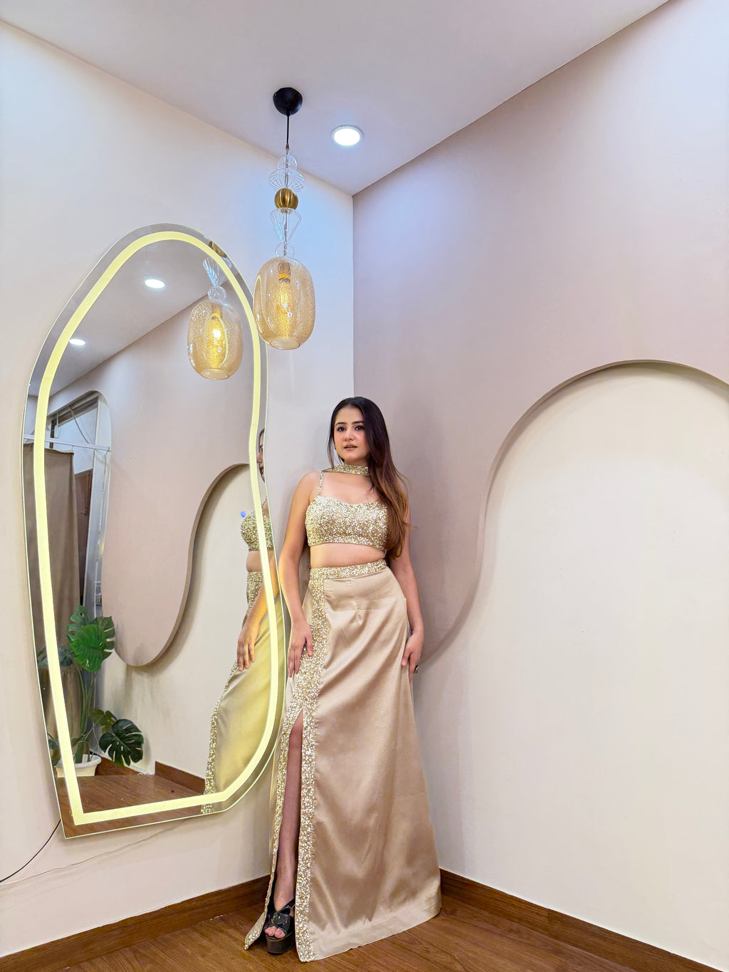 E454 AARFA REGAL LEHENGA