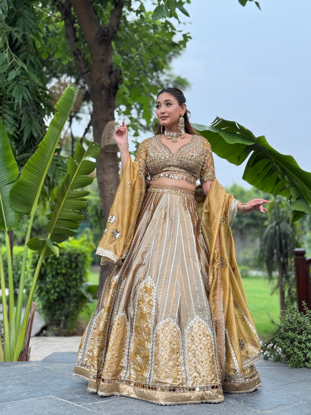 E417 AARFA REGAL LEHENGA