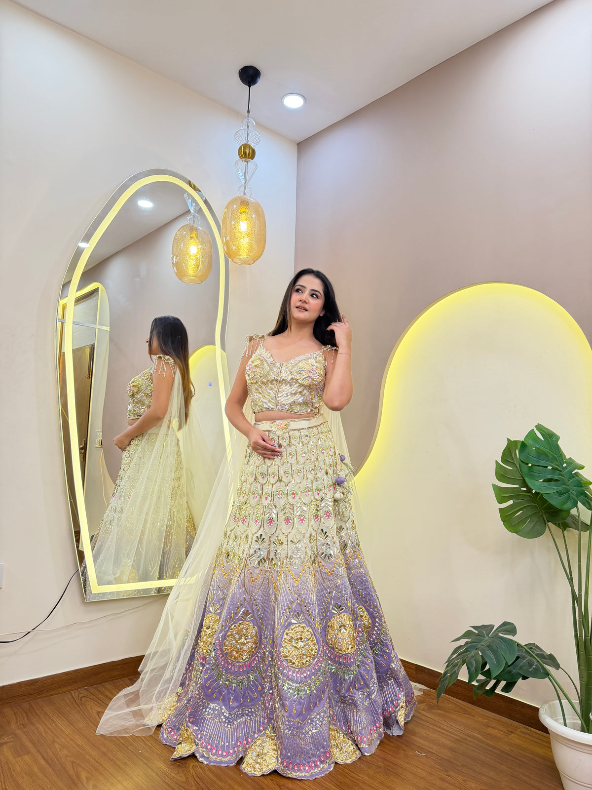 E258 AARFA REGAL LEHENGA