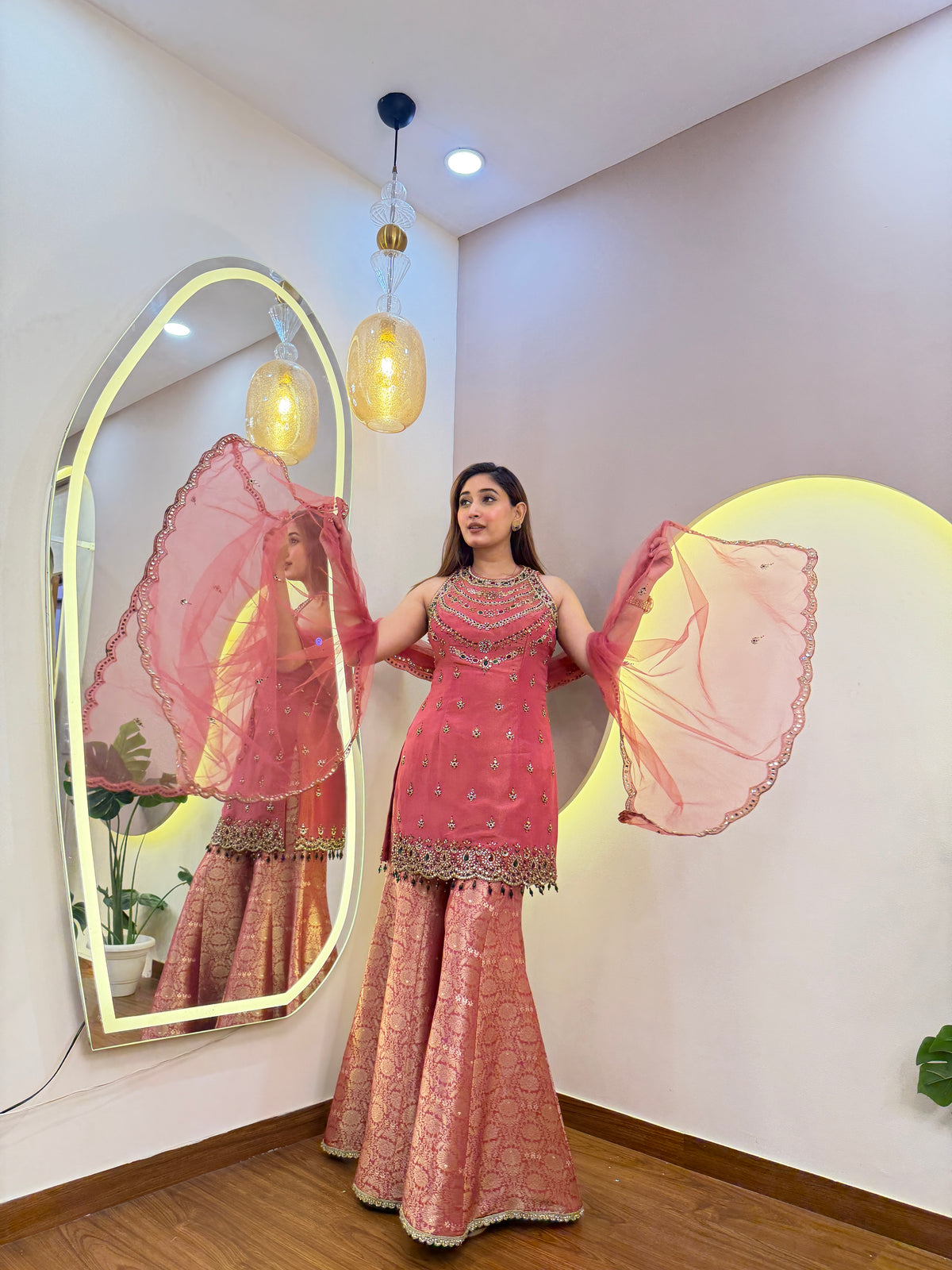 D996 AARFA REGAL SHARARA SUIT