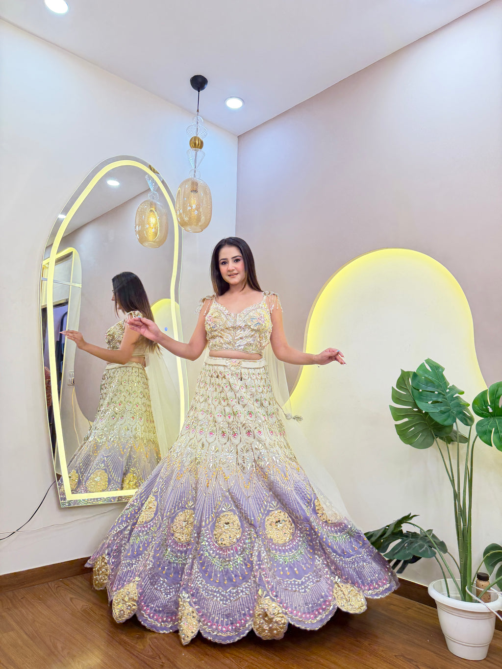 E258 AARFA REGAL LEHENGA