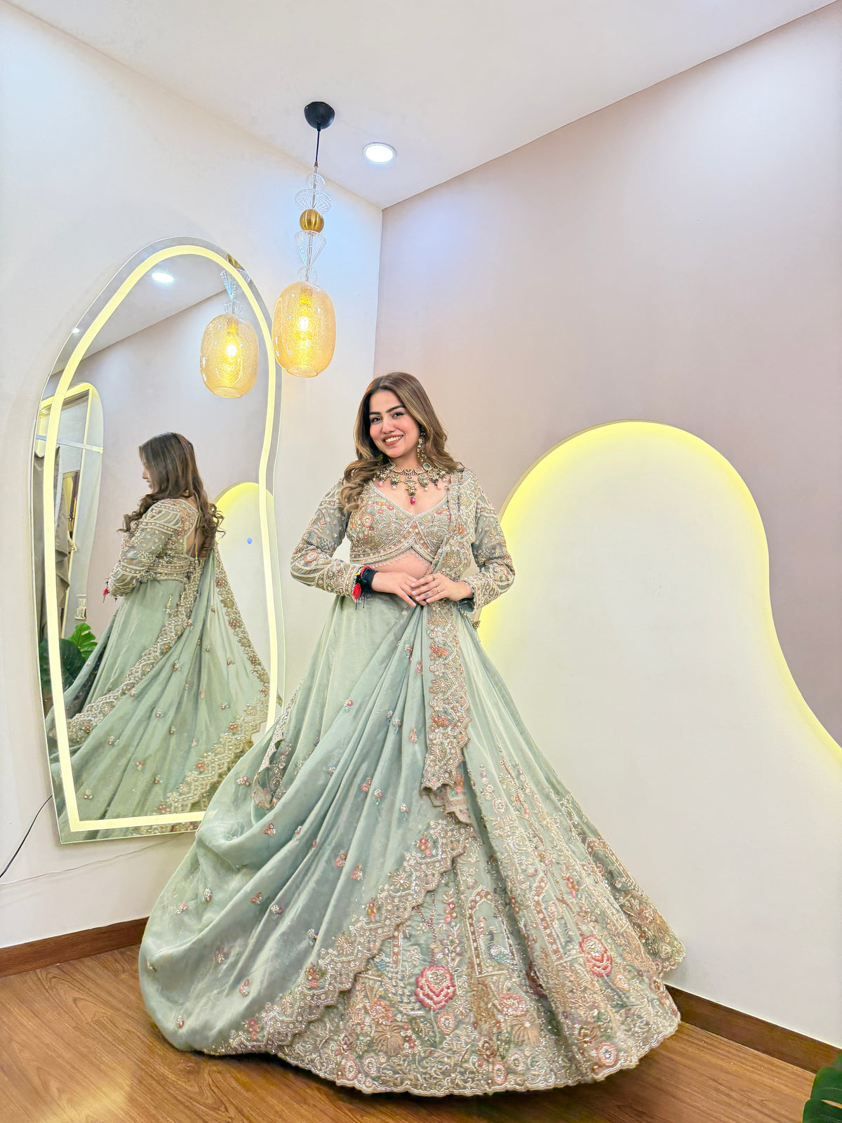 E650 AARFA REGAL LEHENGA
