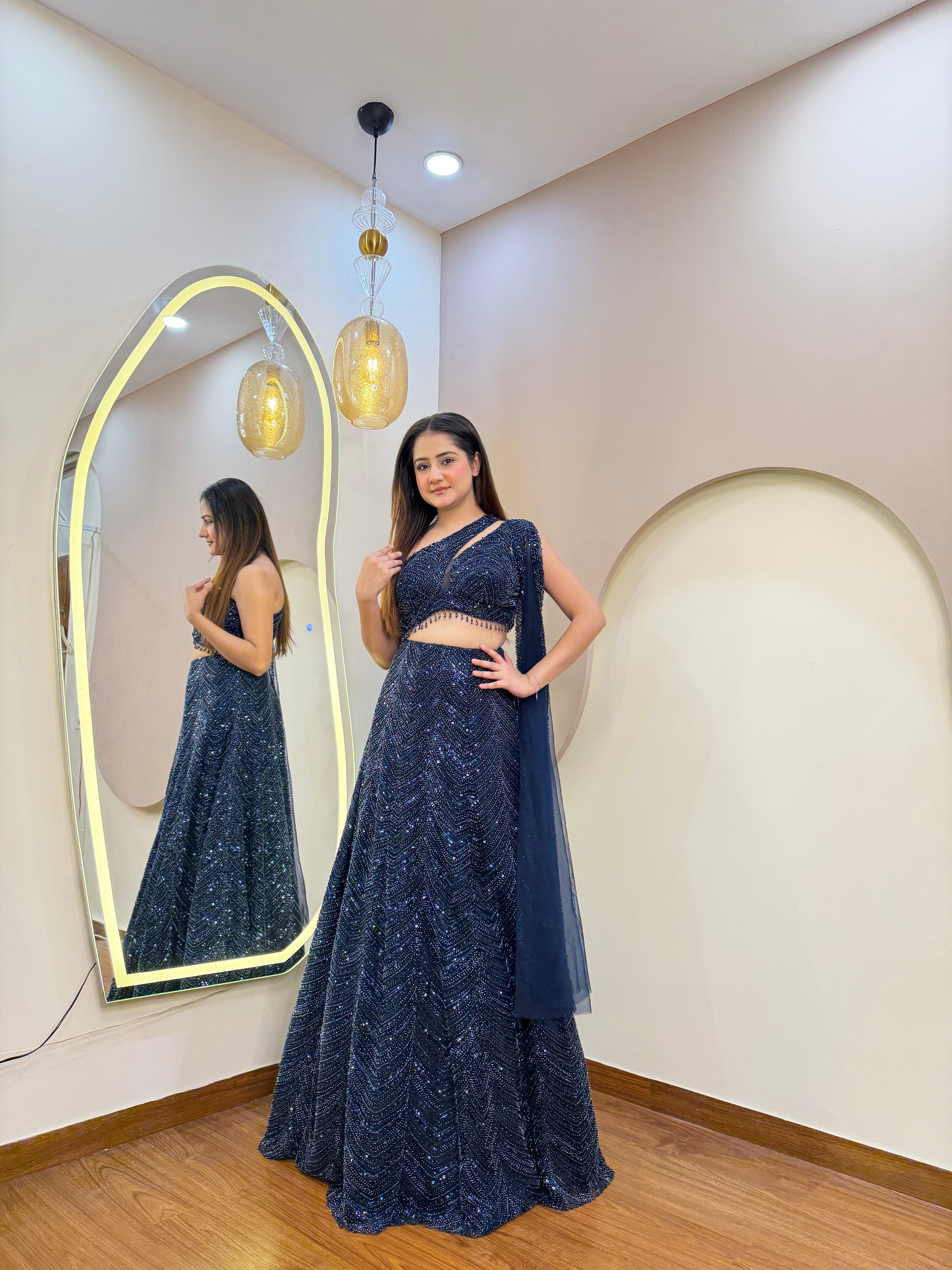 E190 AARFA REGAL LEHENGA