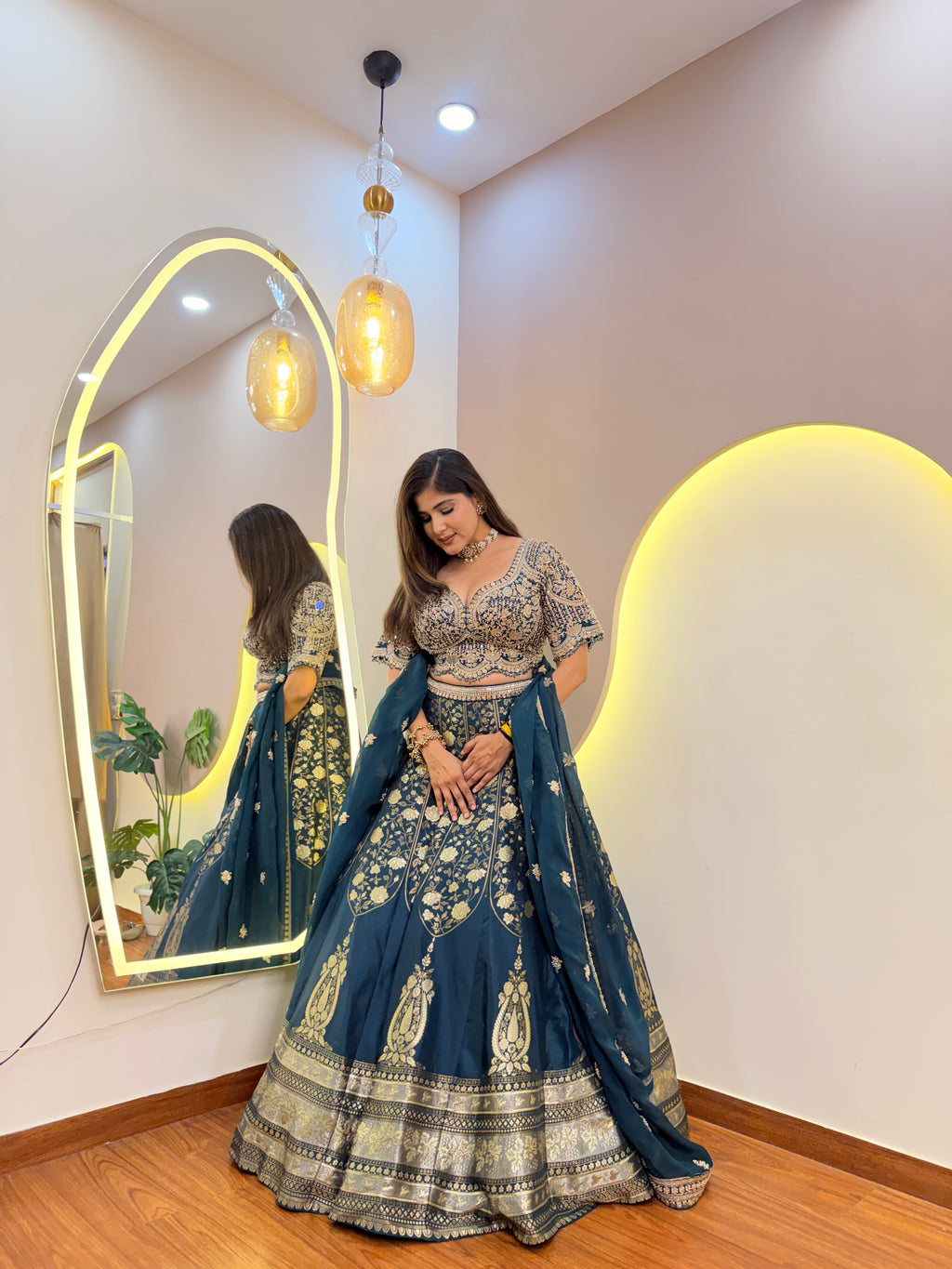 E709 LEHENGA