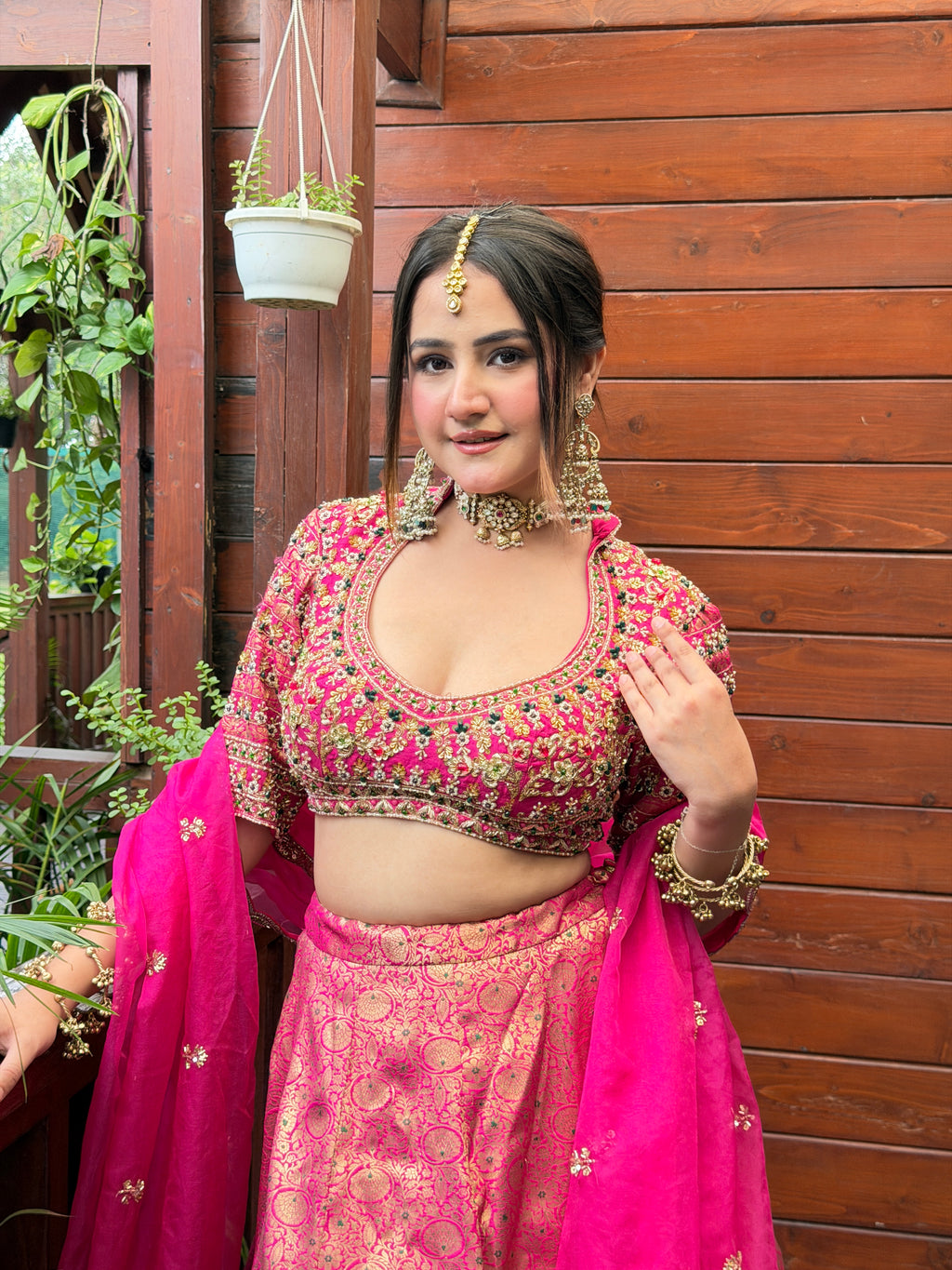 E435 AARFA REGAL LEHENGA