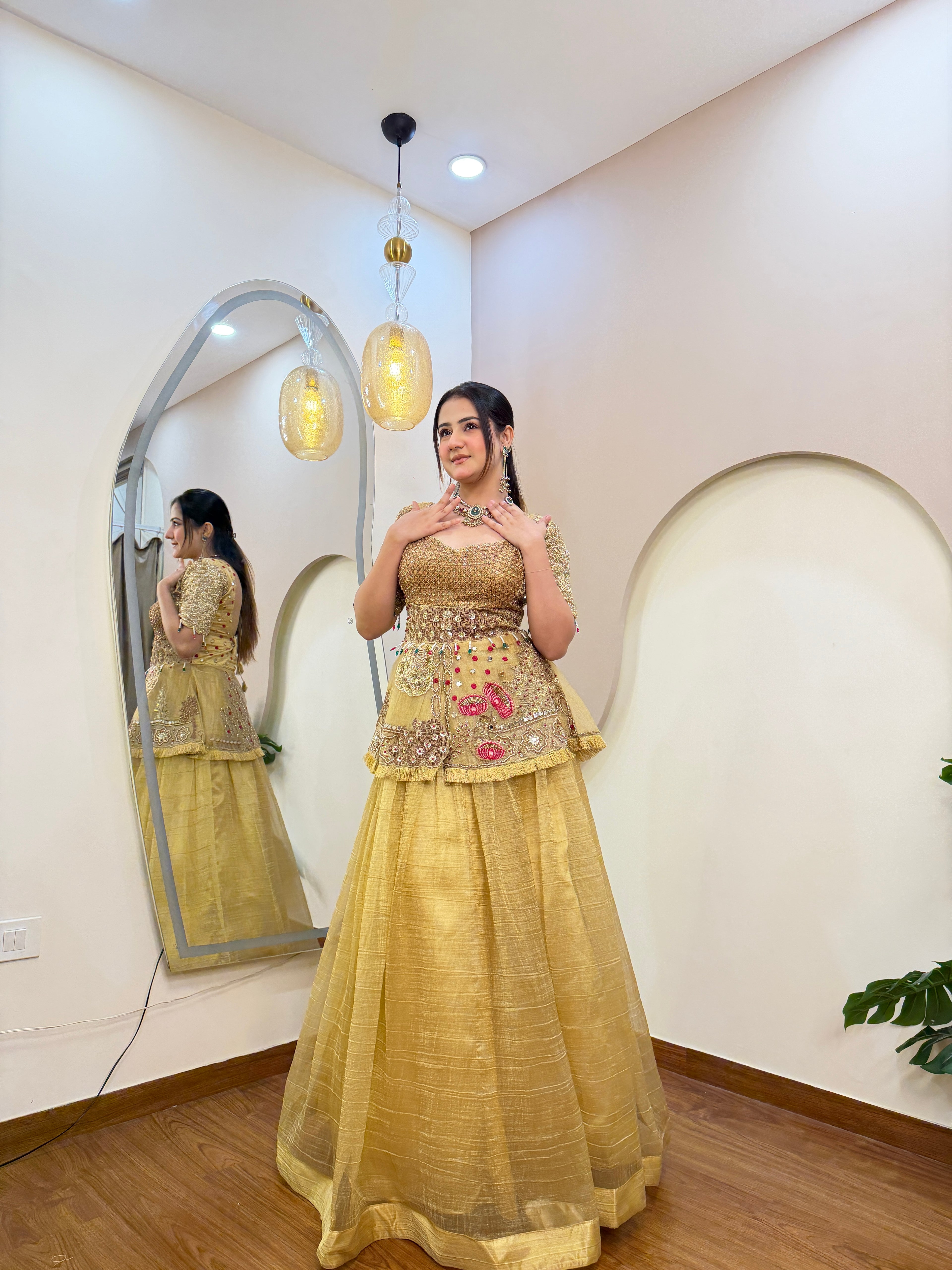 E324 AARFA REGAL LEHENGA