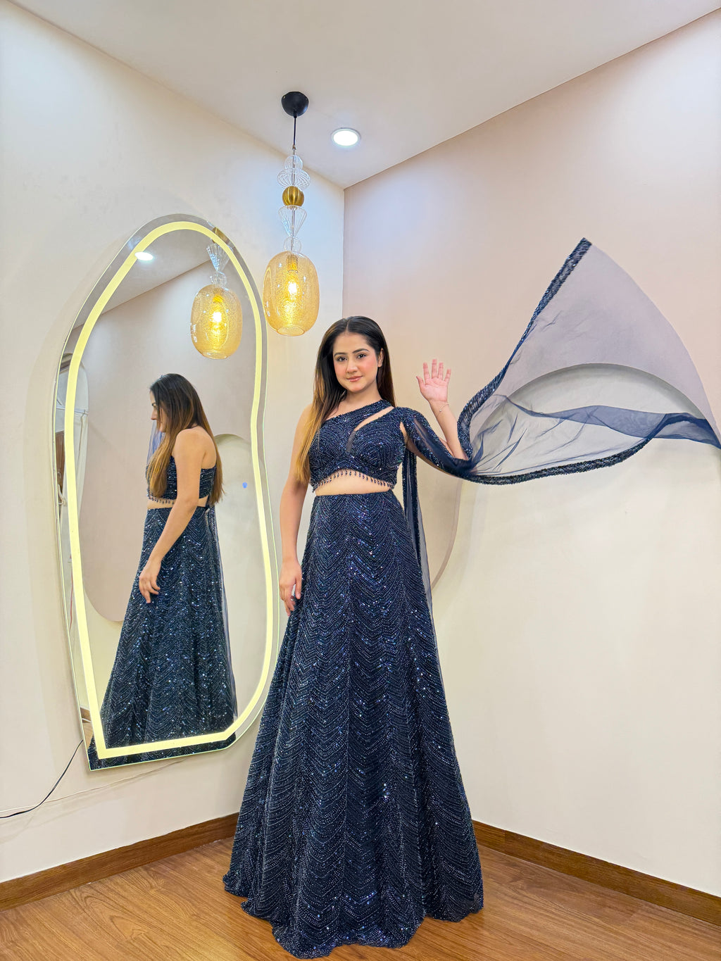 E190 AARFA REGAL LEHENGA