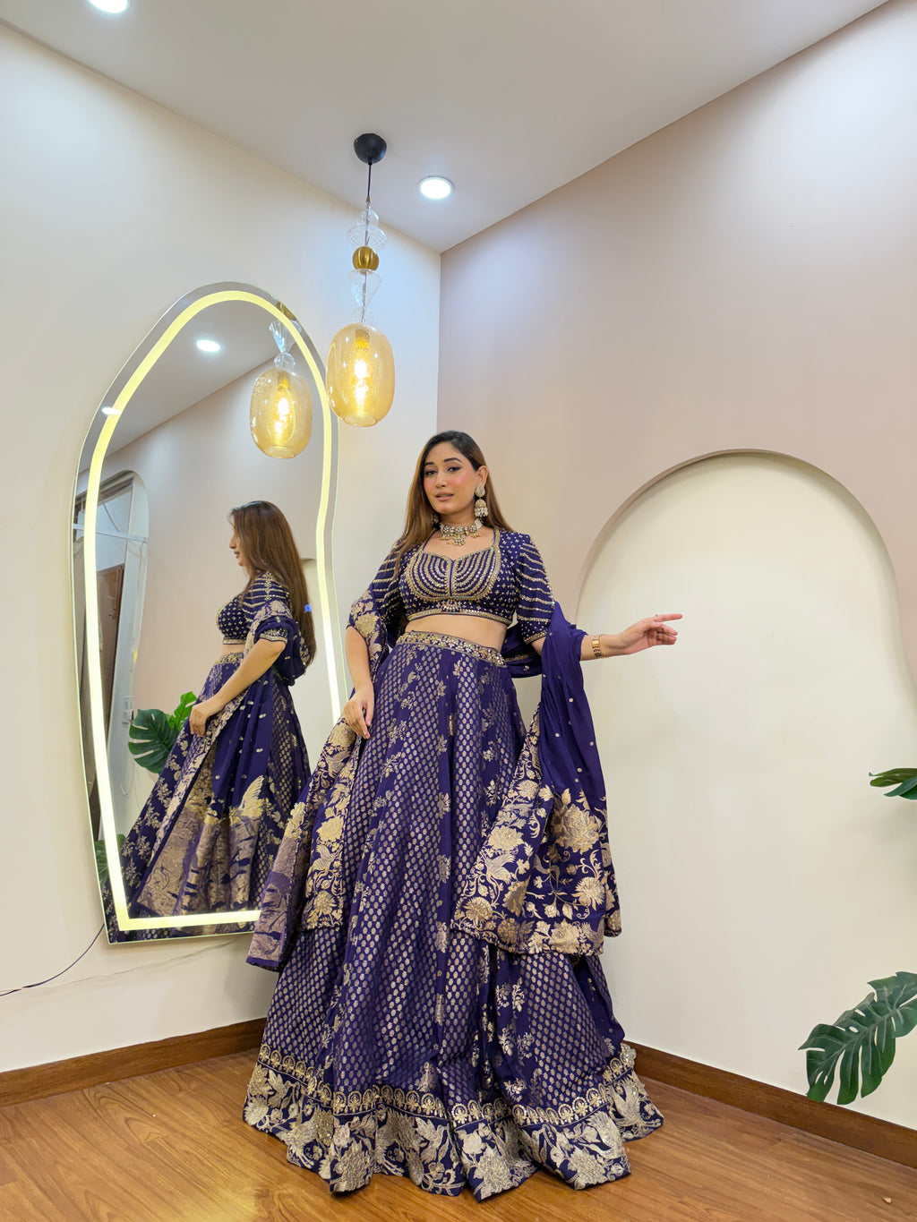D724 AARFA REGAL LEHENGA