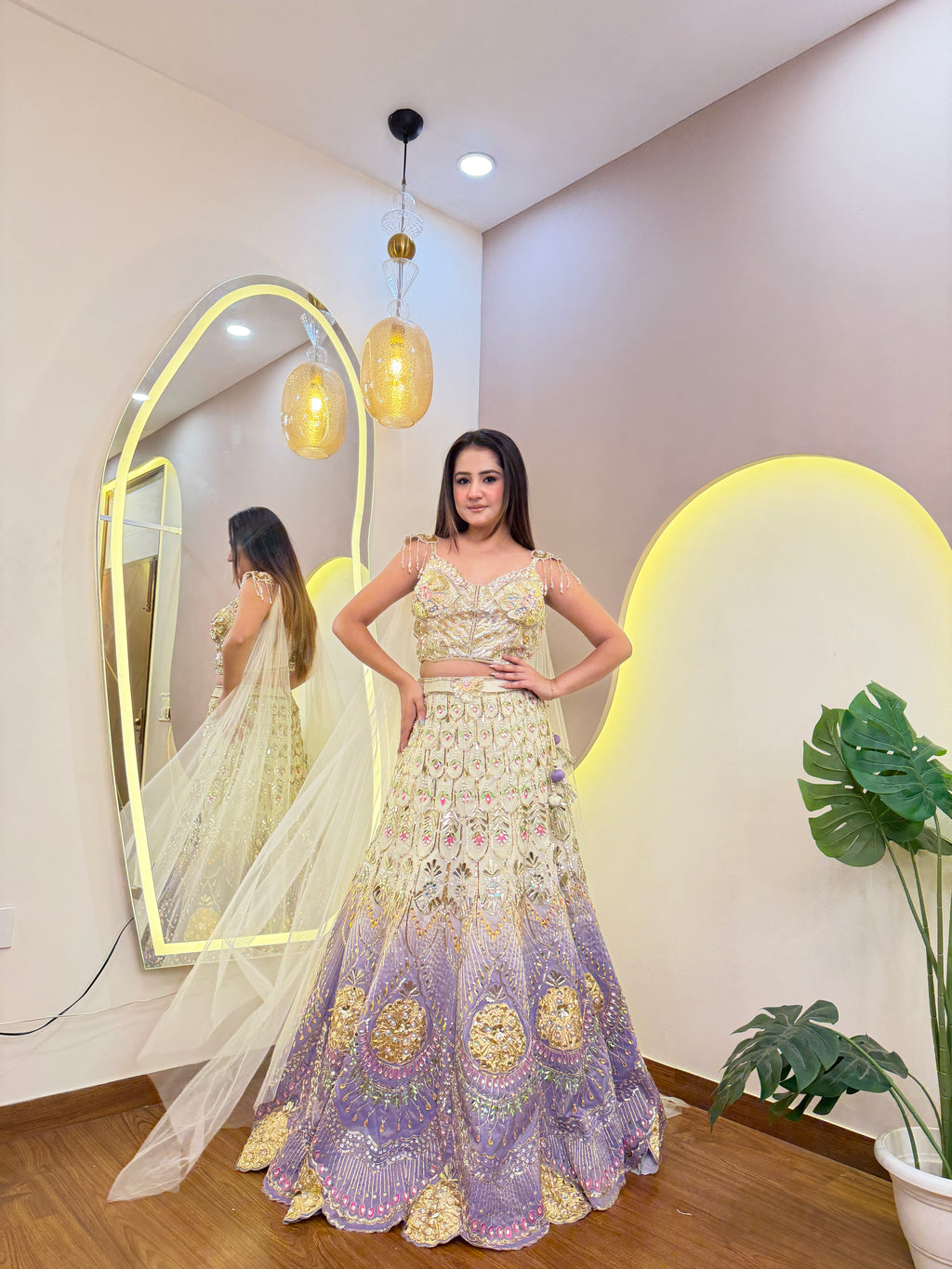 E258 AARFA REGAL LEHENGA
