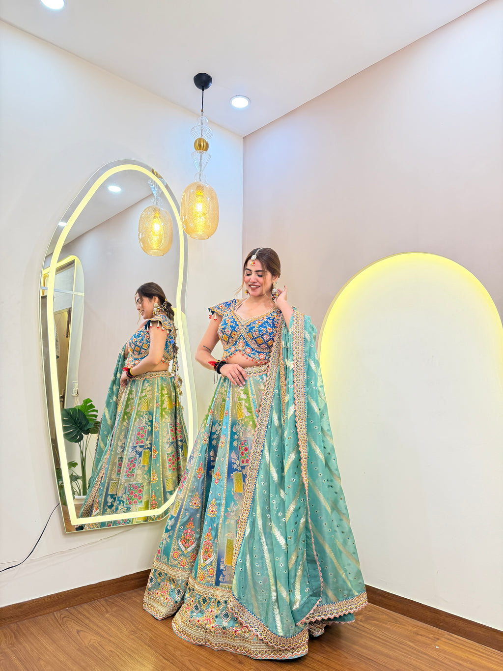 E649 AARFA REGAL LEHENGA