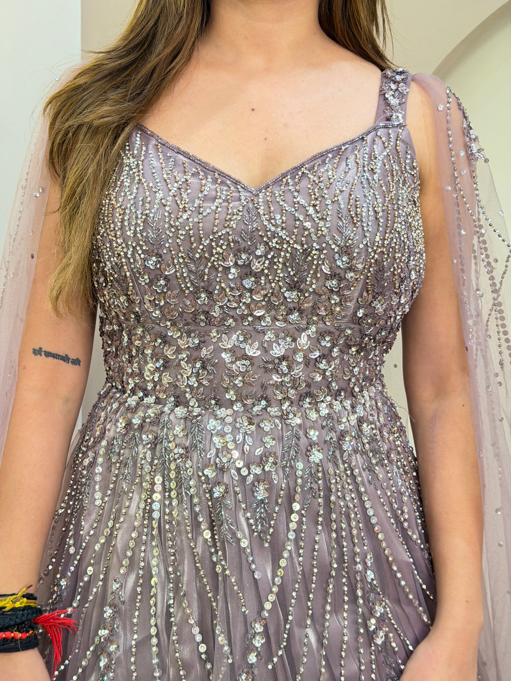 E476 GOWN