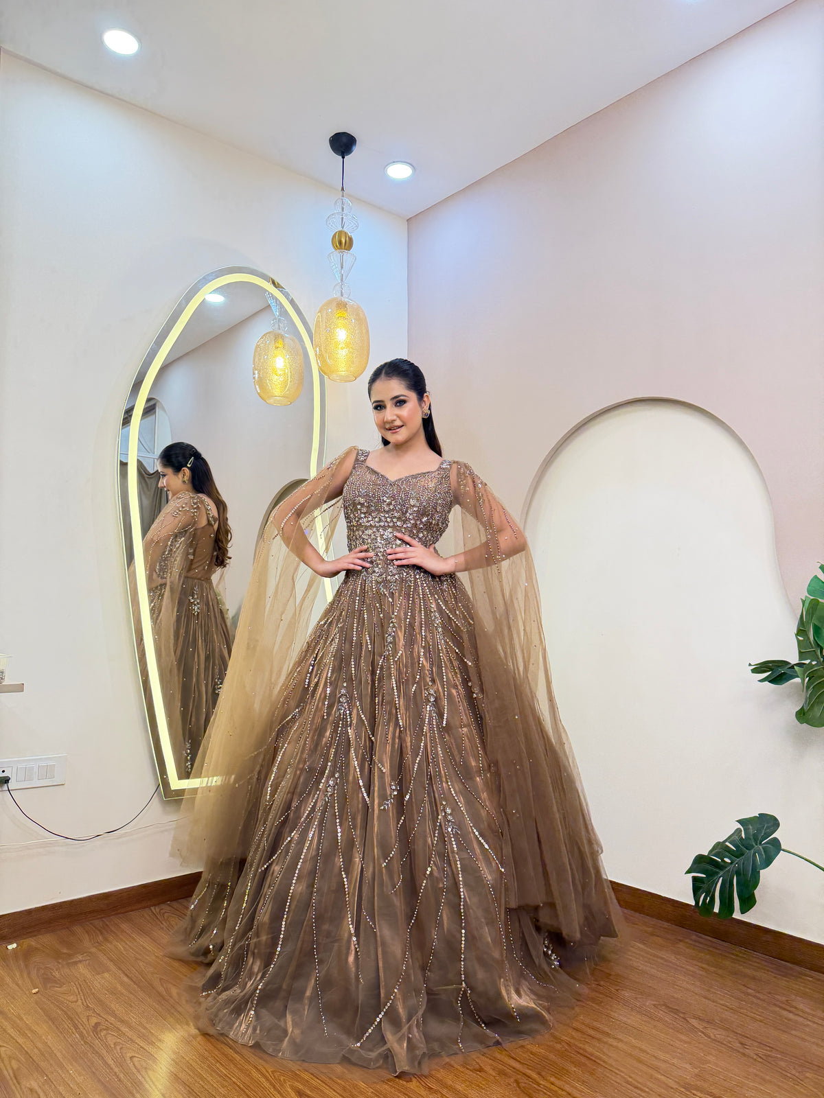 E476 GOWN