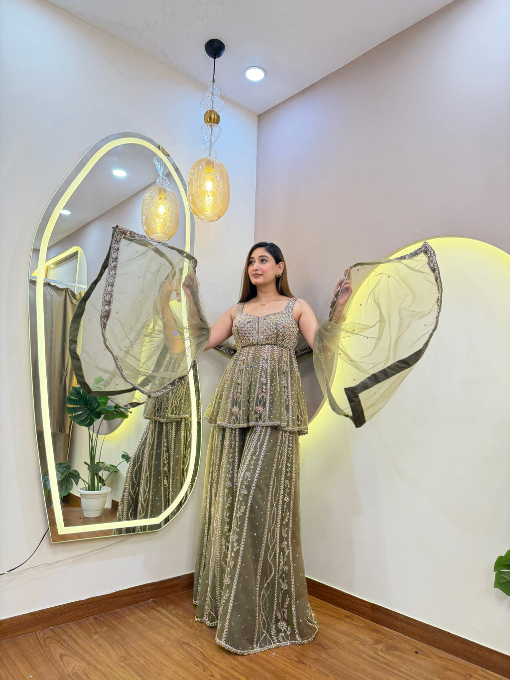 E570 PEPLUM SHARARA SET