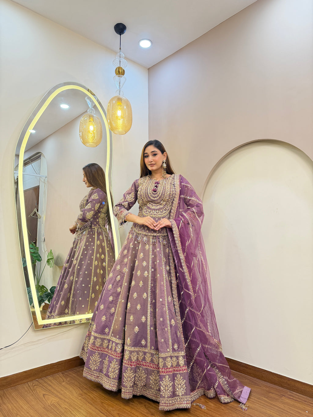 E472 AARFA REGAL LEHENGA
