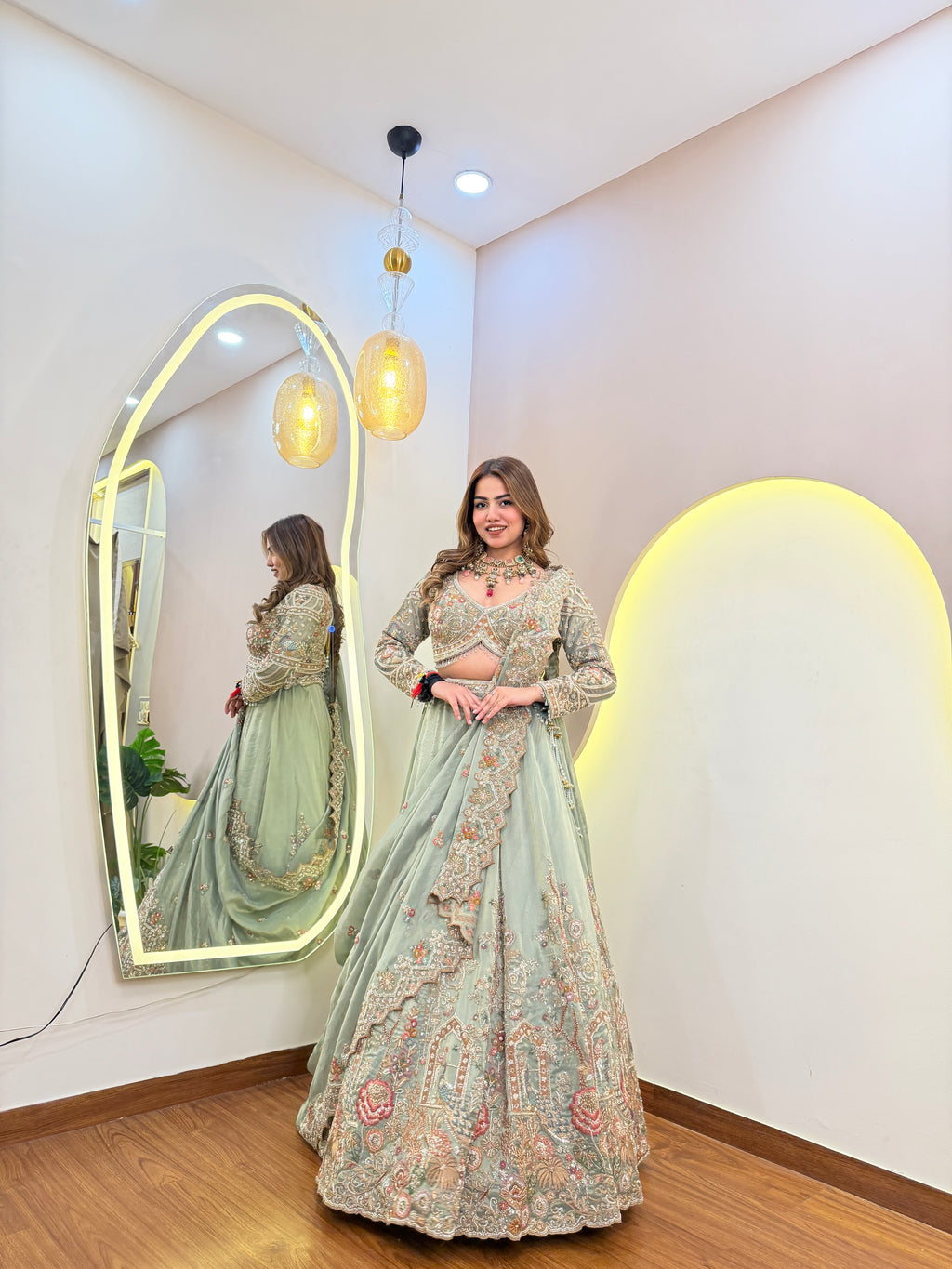 E650 AARFA REGAL LEHENGA