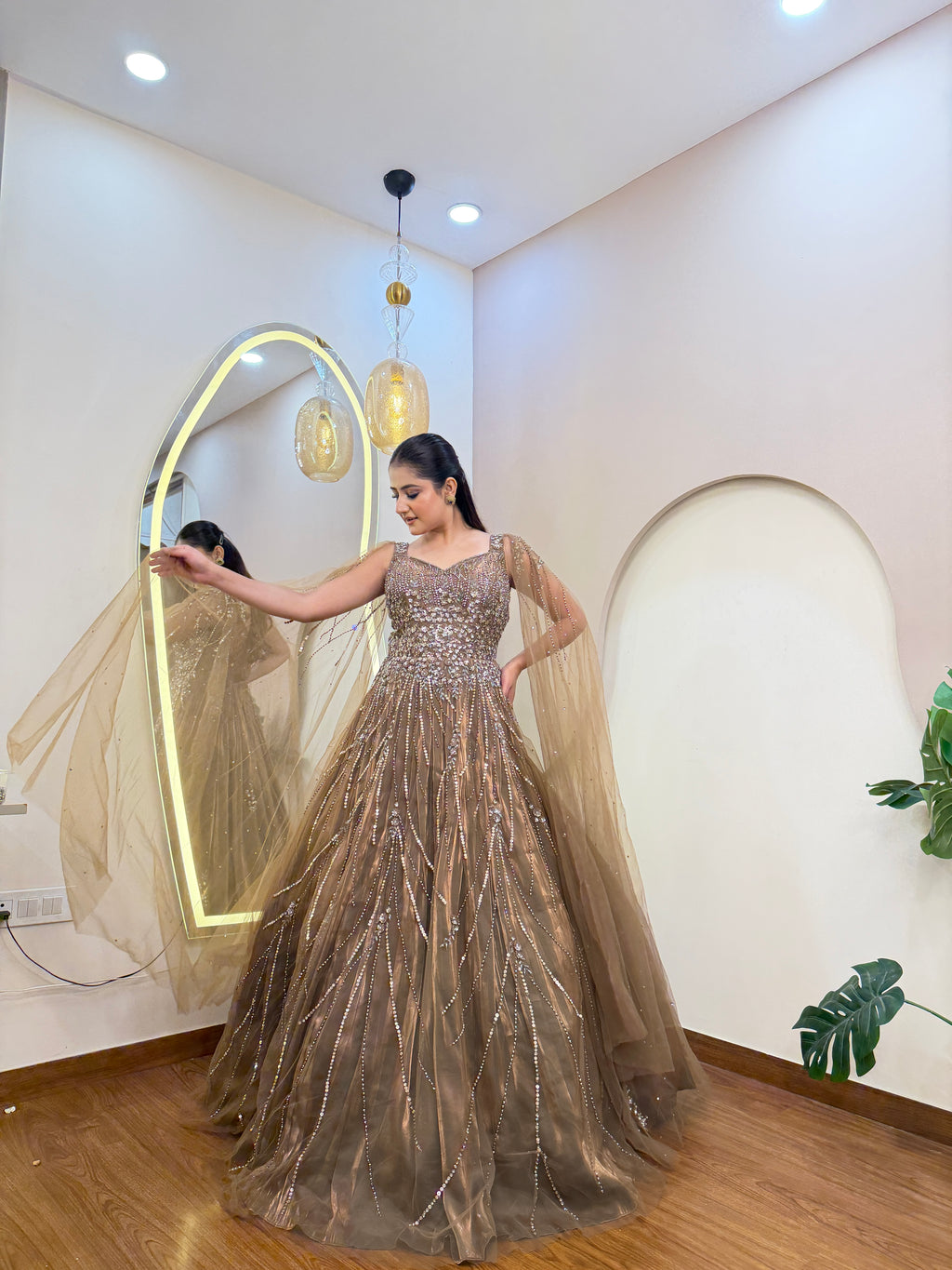 E476 GOWN
