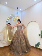 E476 GOWN