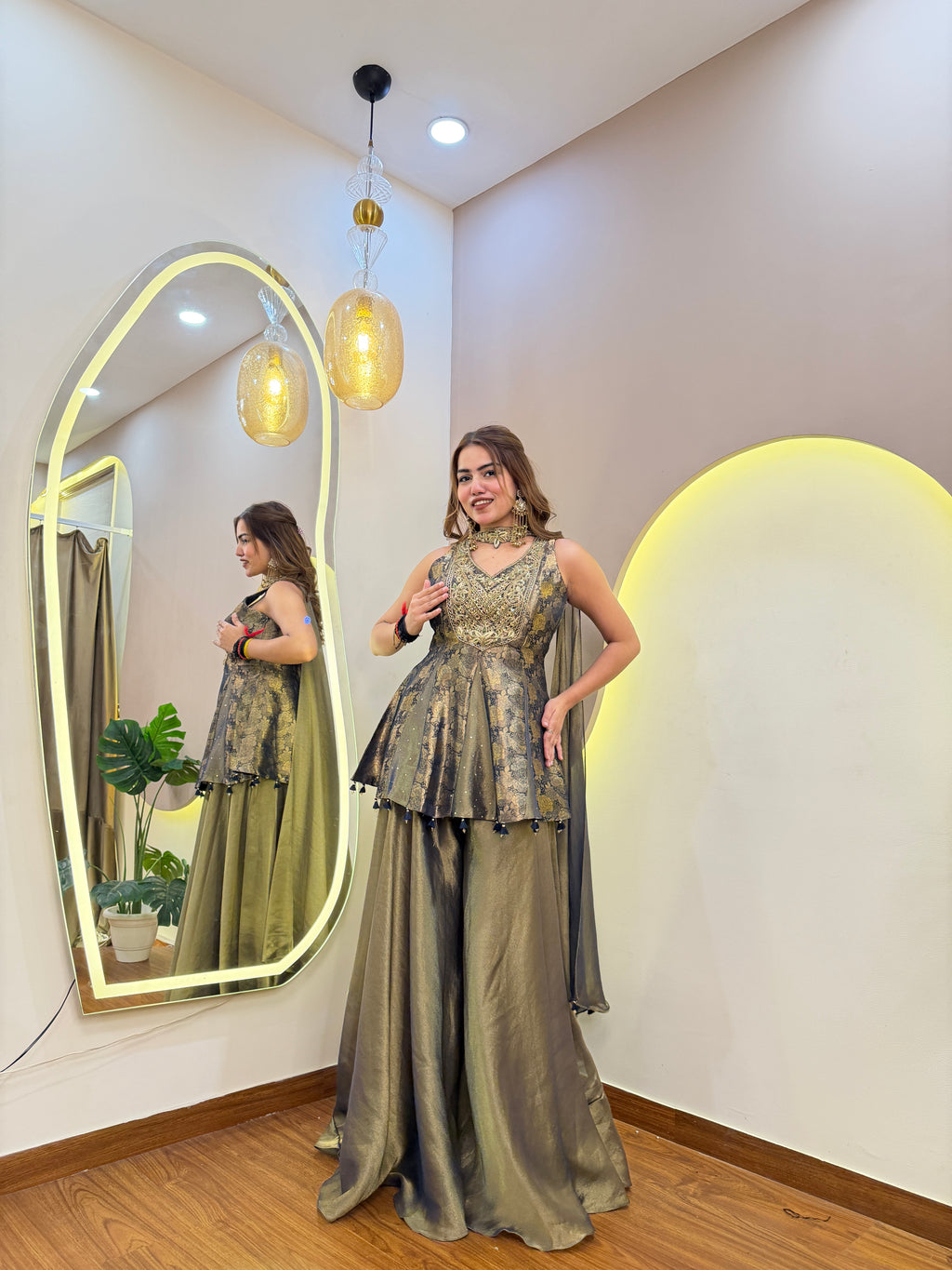 E584 PEPLUM SHARARA SET