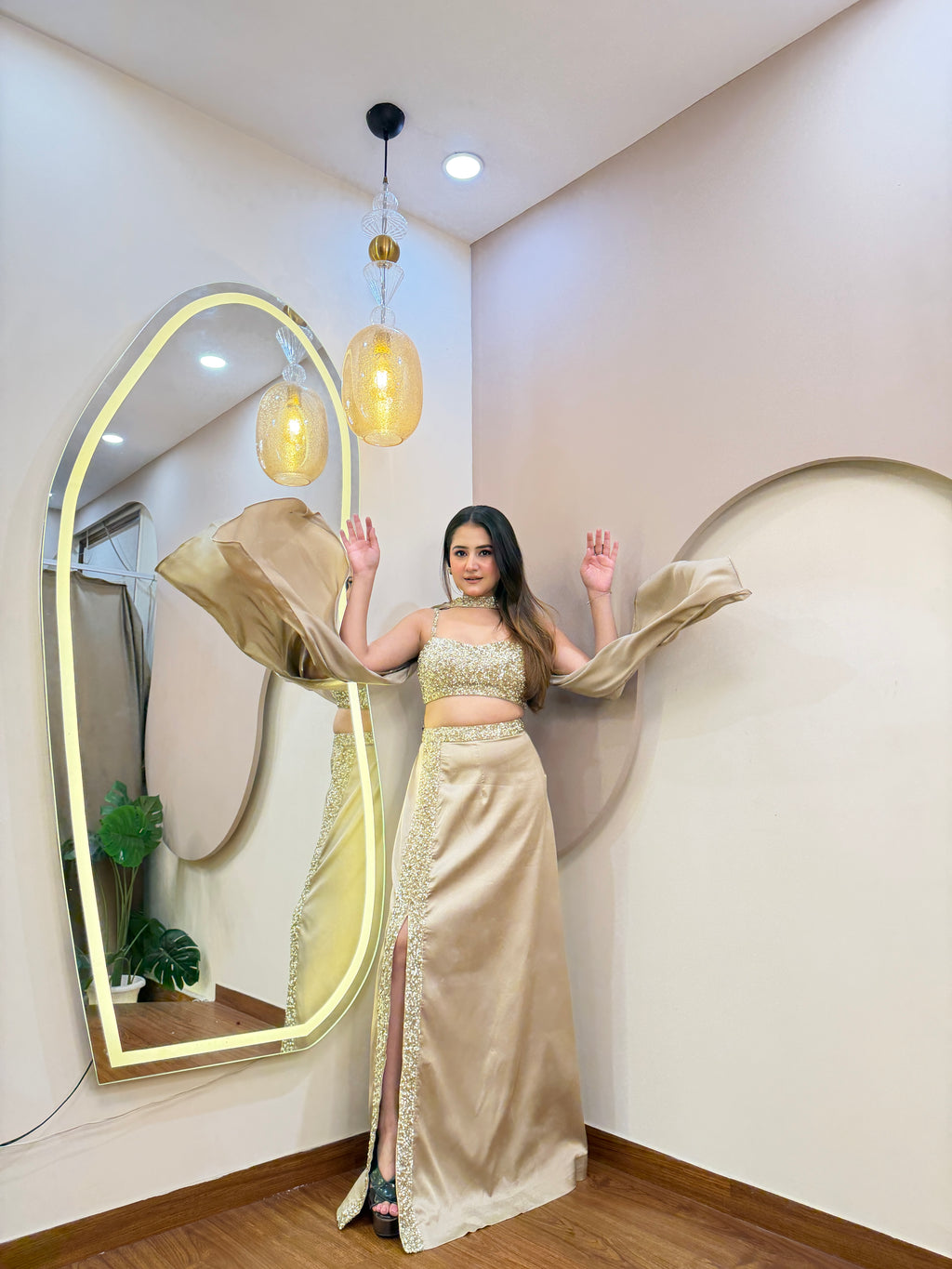 E454 AARFA REGAL LEHENGA