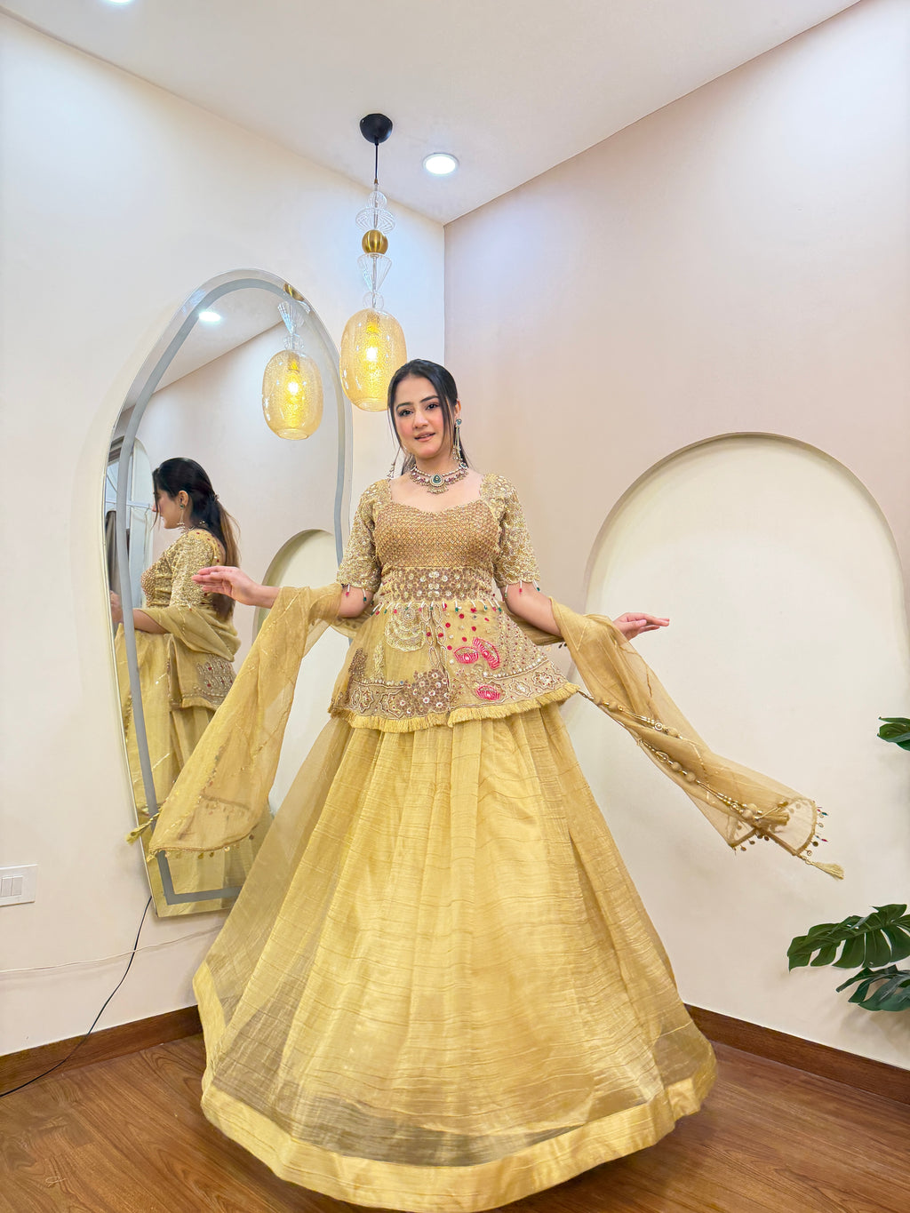E324 AARFA REGAL LEHENGA