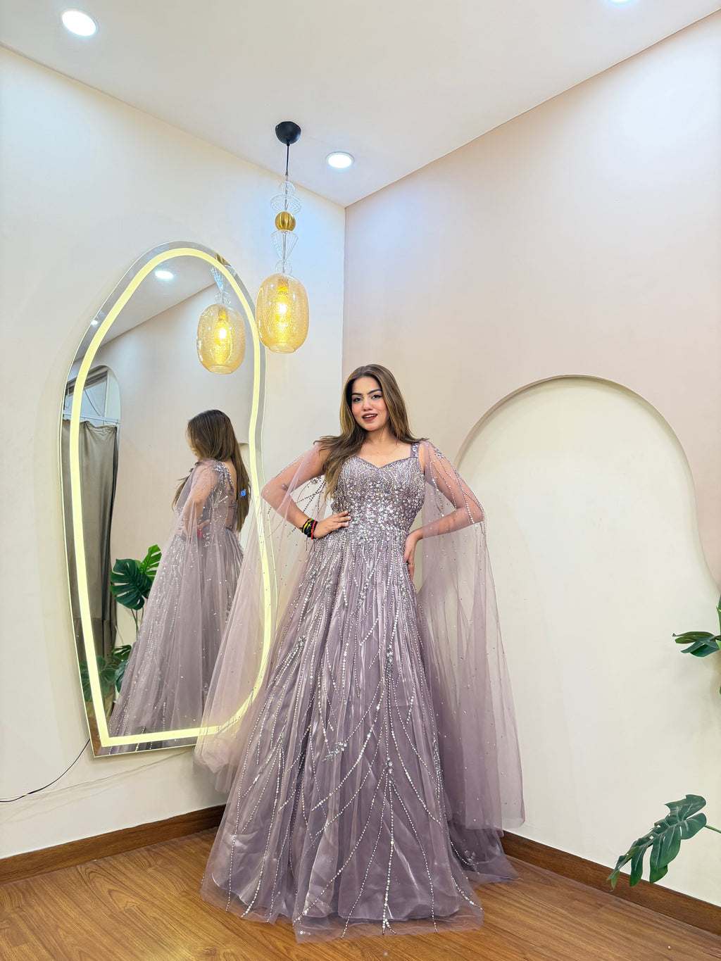 E476 GOWN