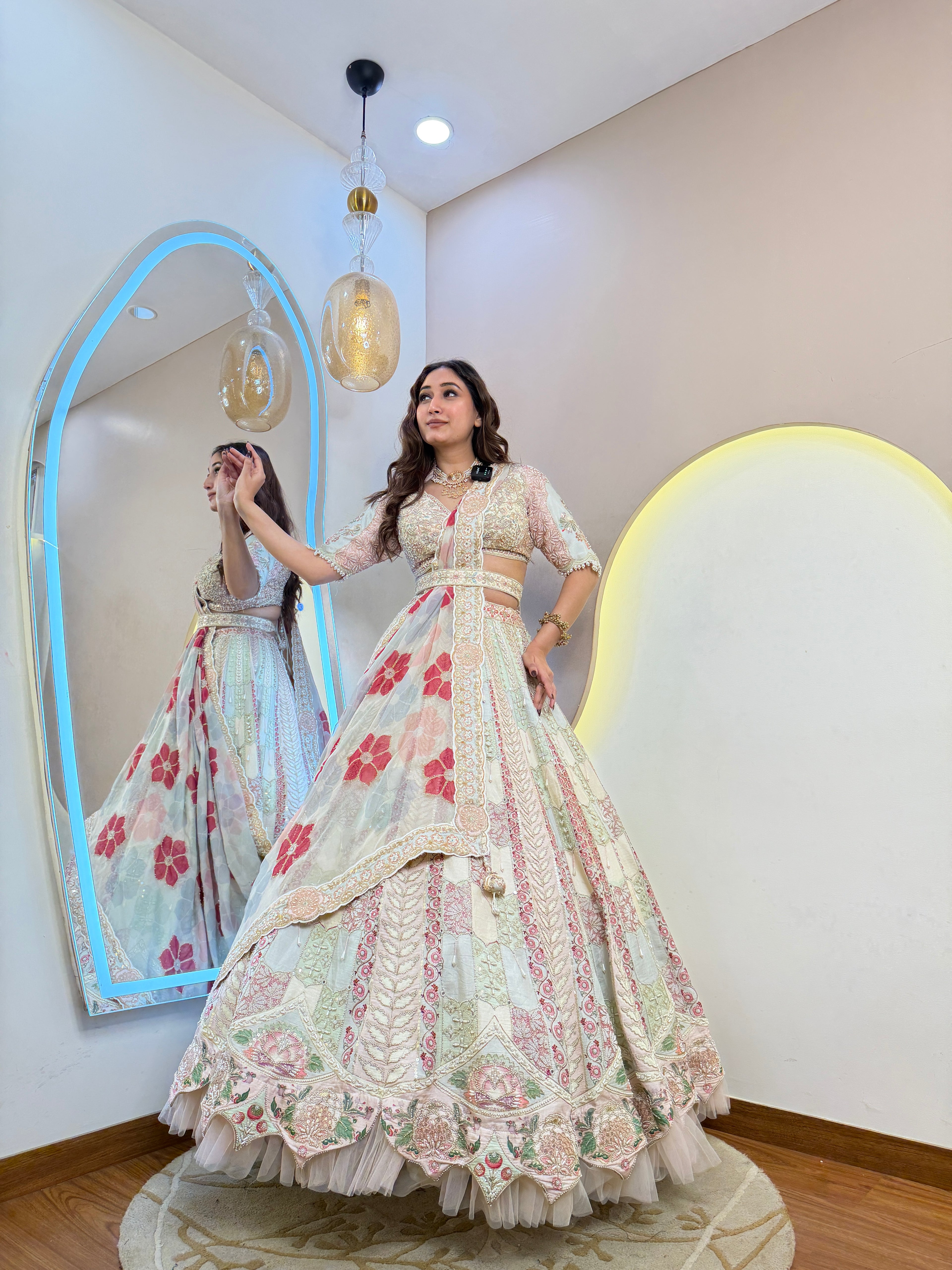 D585  LEHNGA CHOLI