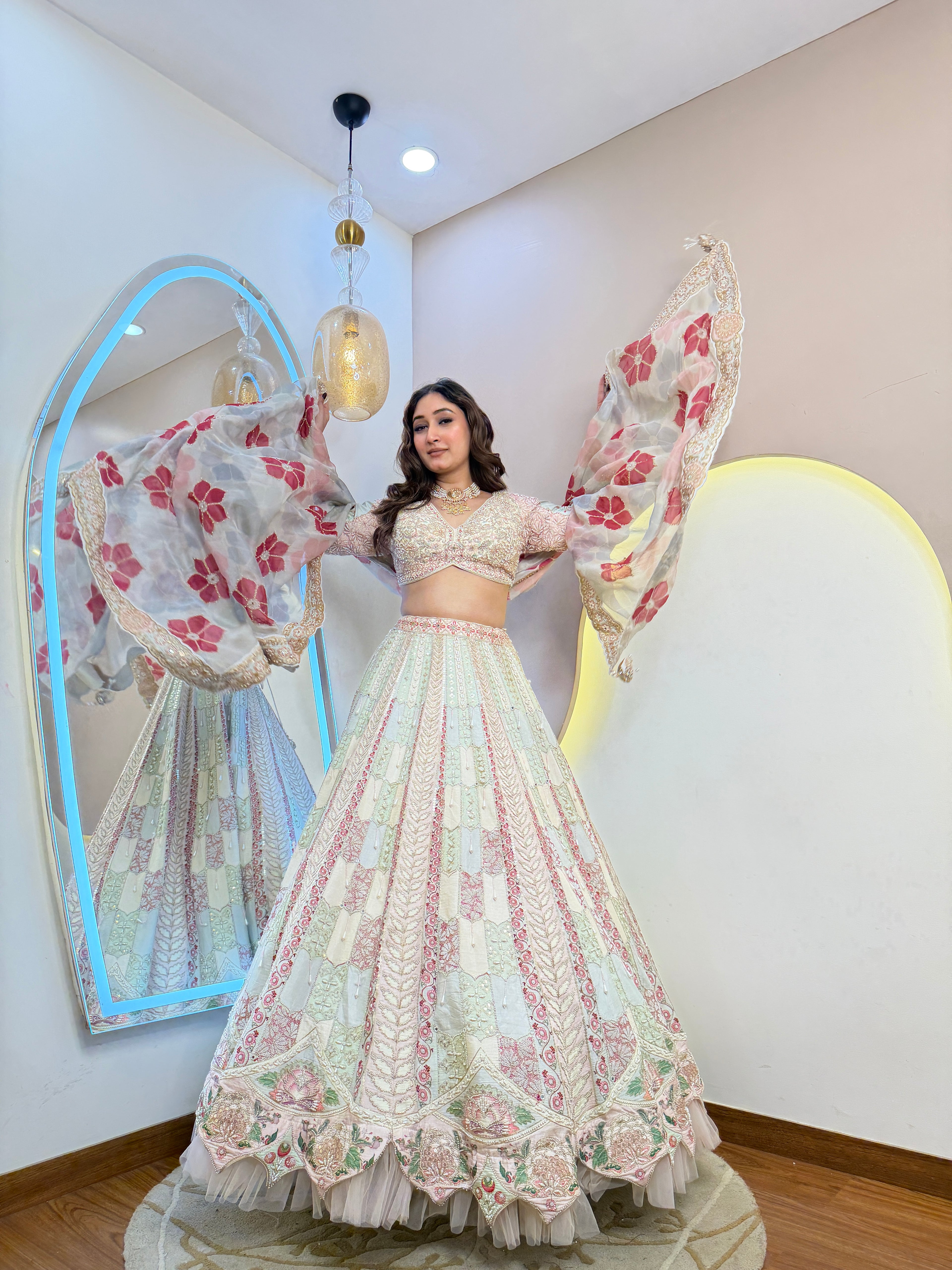 D585  LEHNGA CHOLI