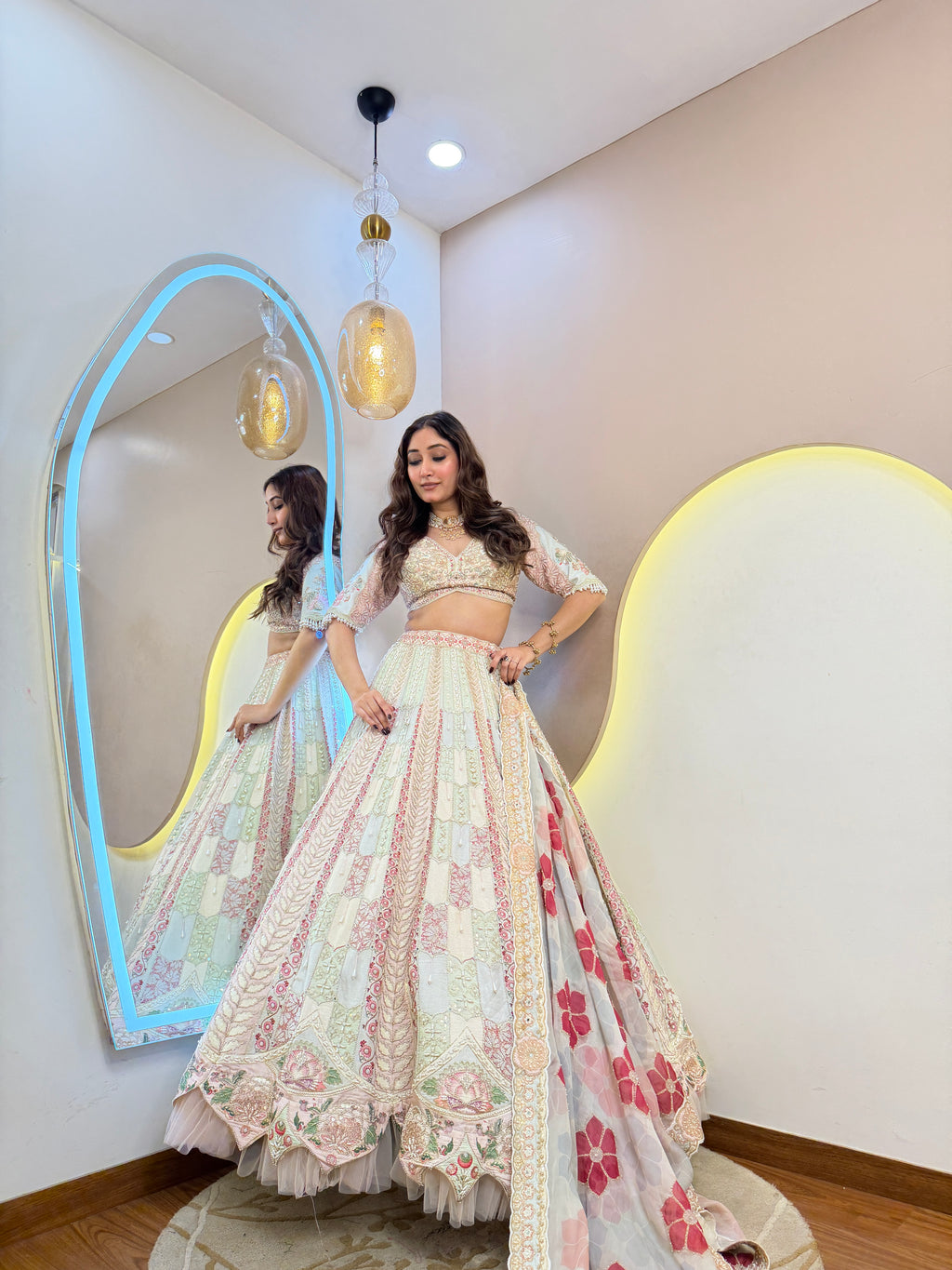 D585  LEHNGA CHOLI