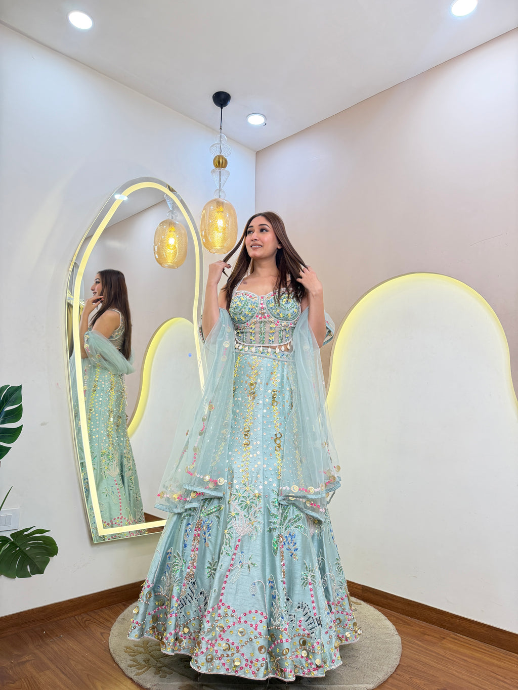 D709  LEHNGA CHOLI