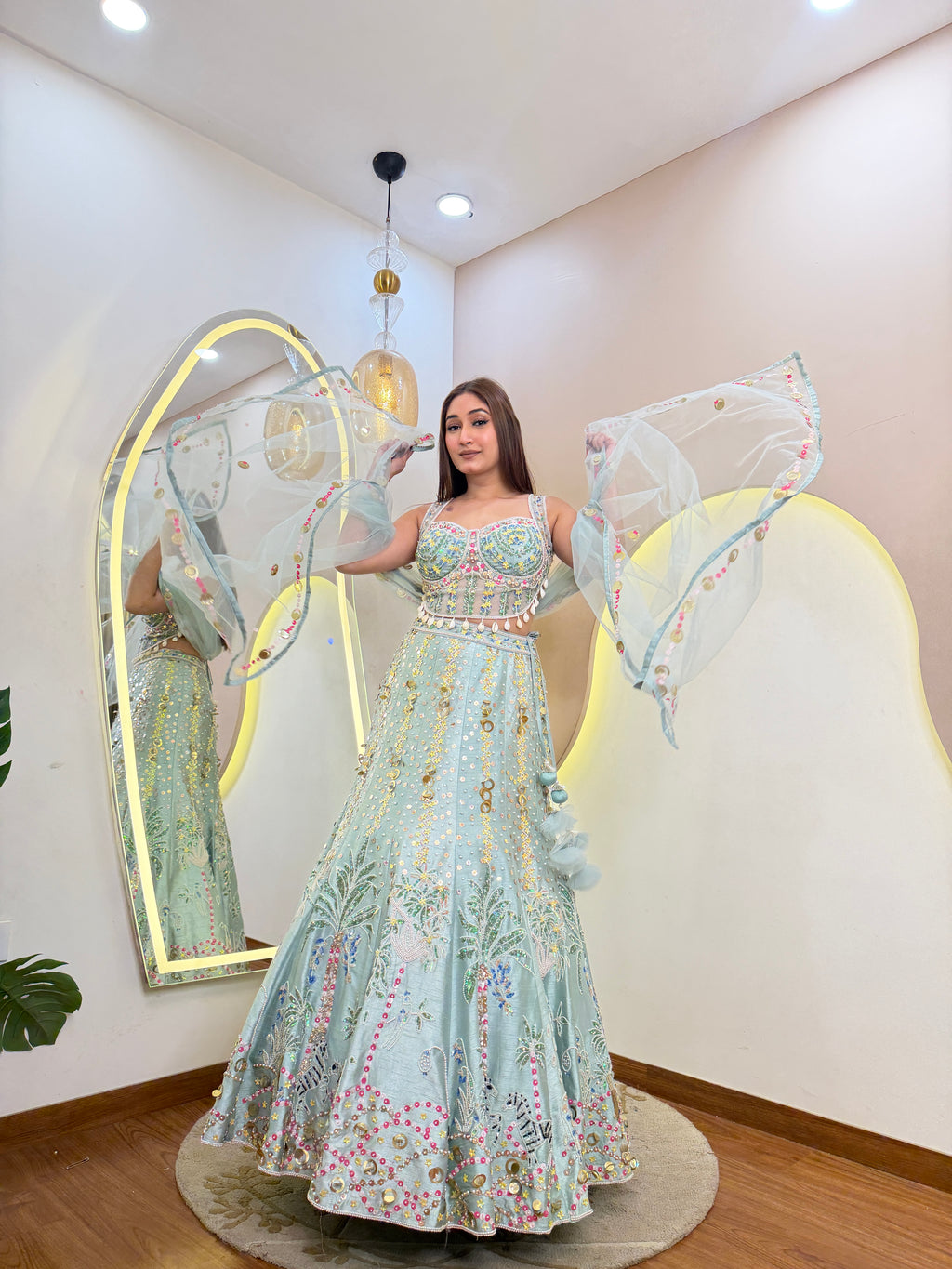 D709  LEHNGA CHOLI
