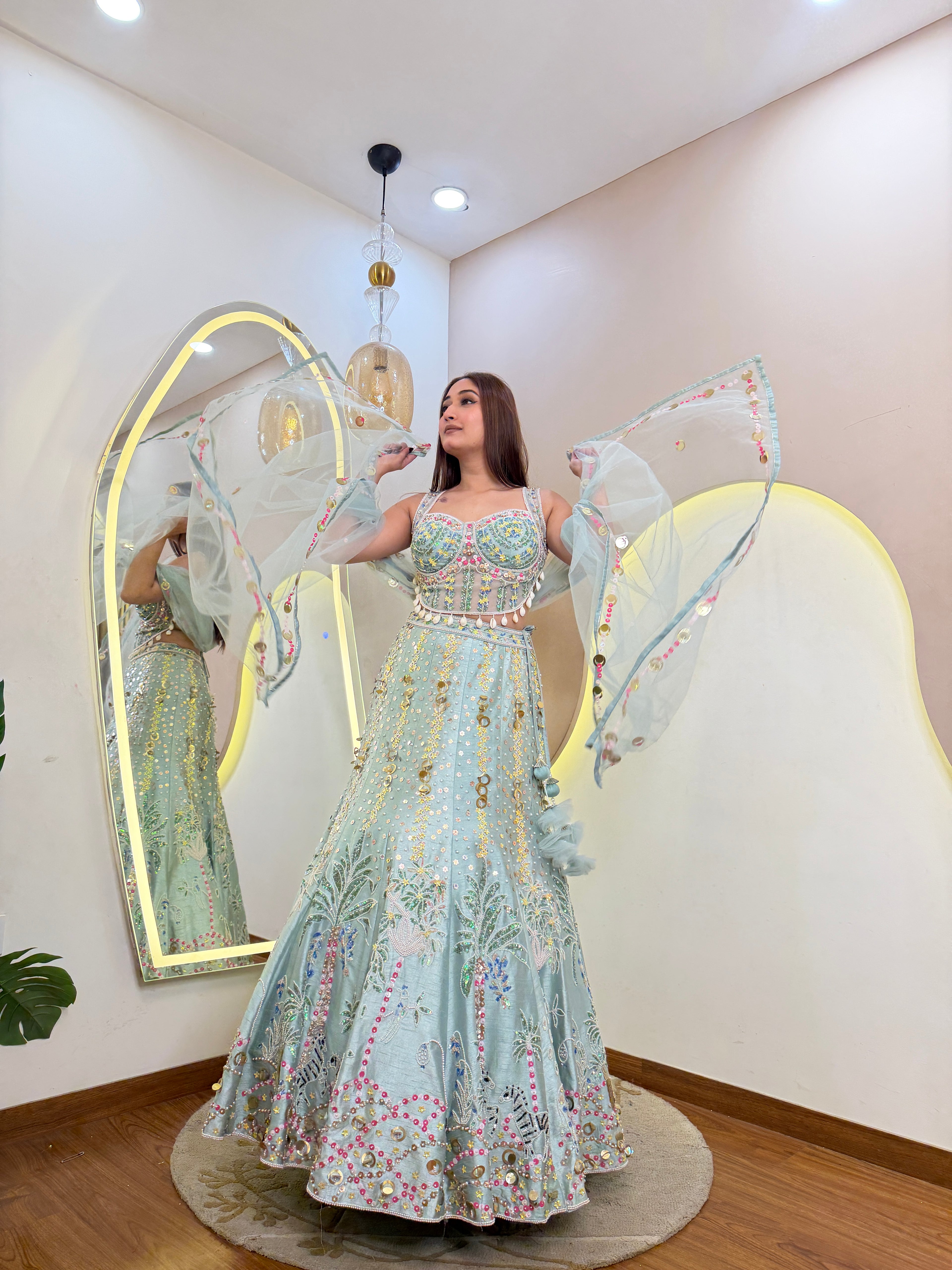 D709  LEHNGA CHOLI