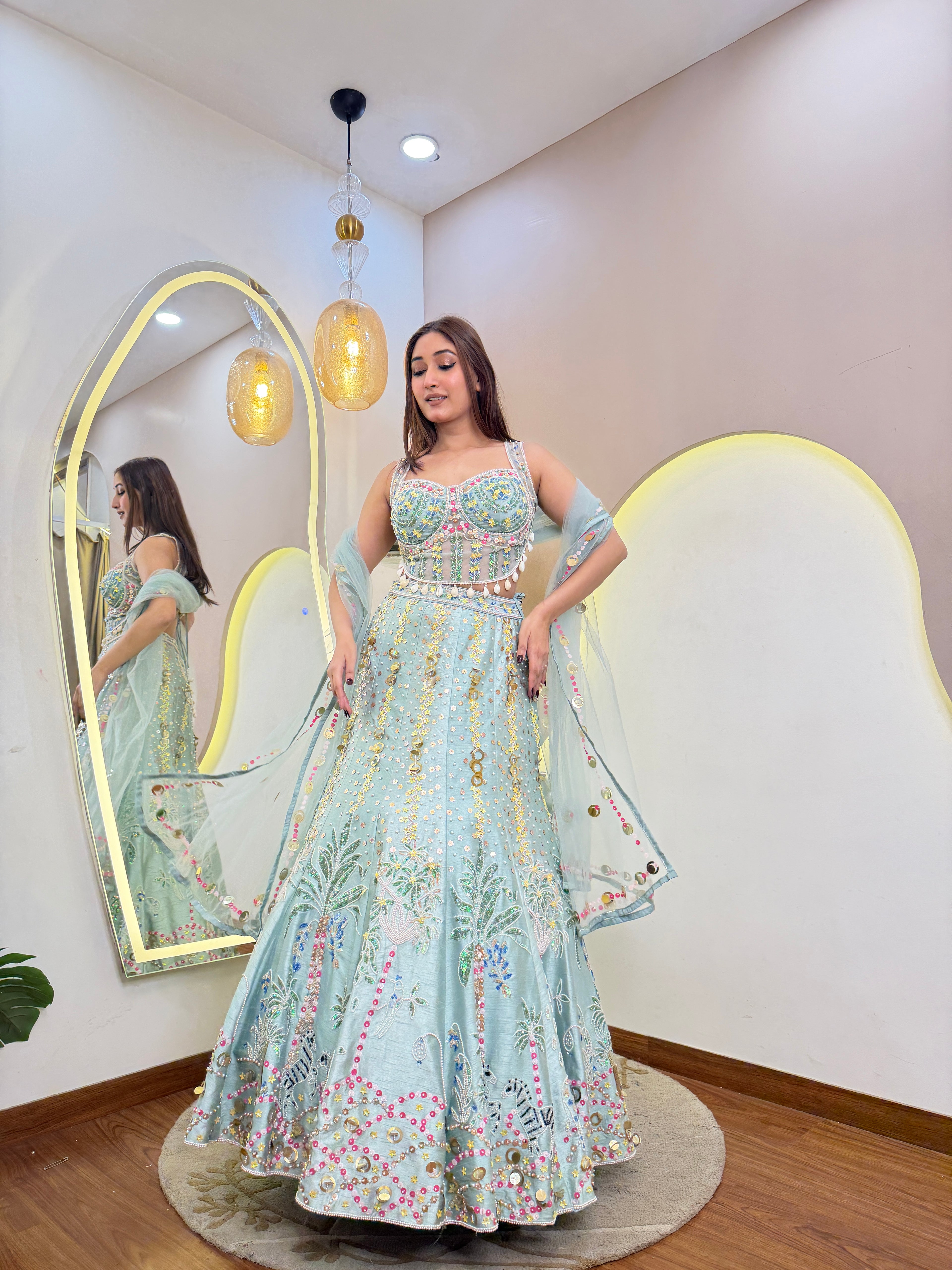 D709  LEHNGA CHOLI