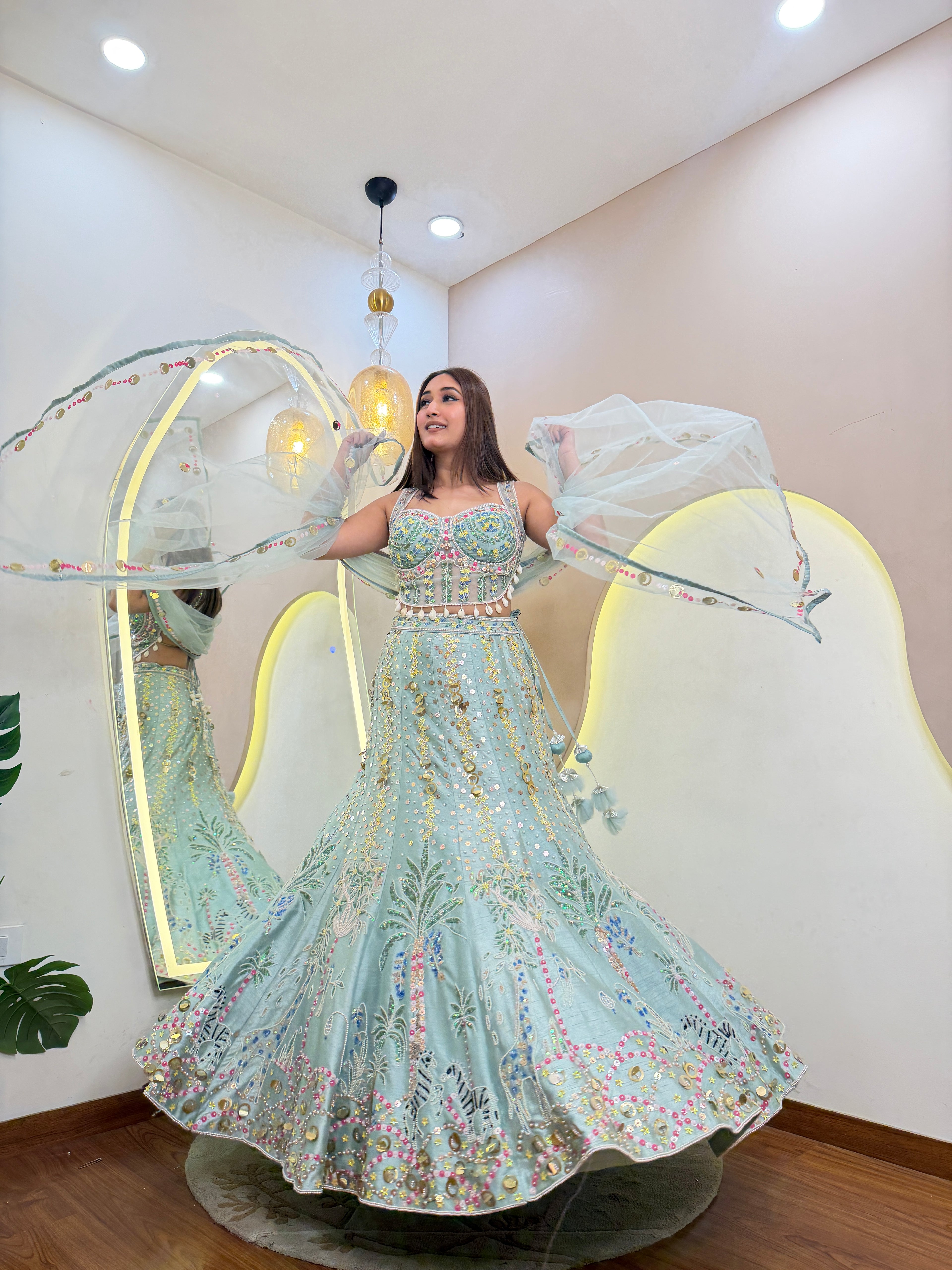 D709  LEHNGA CHOLI