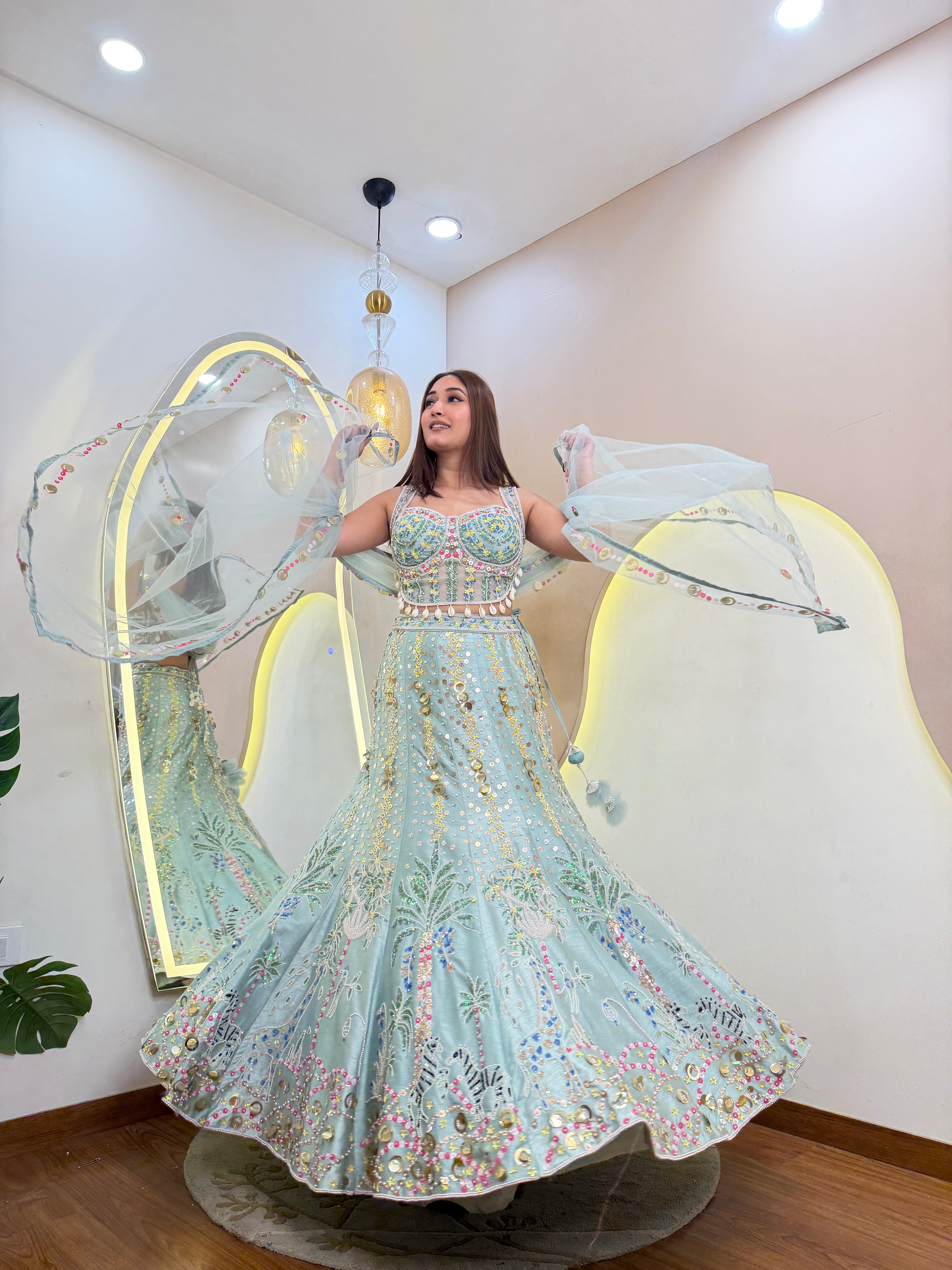 D709  LEHNGA CHOLI