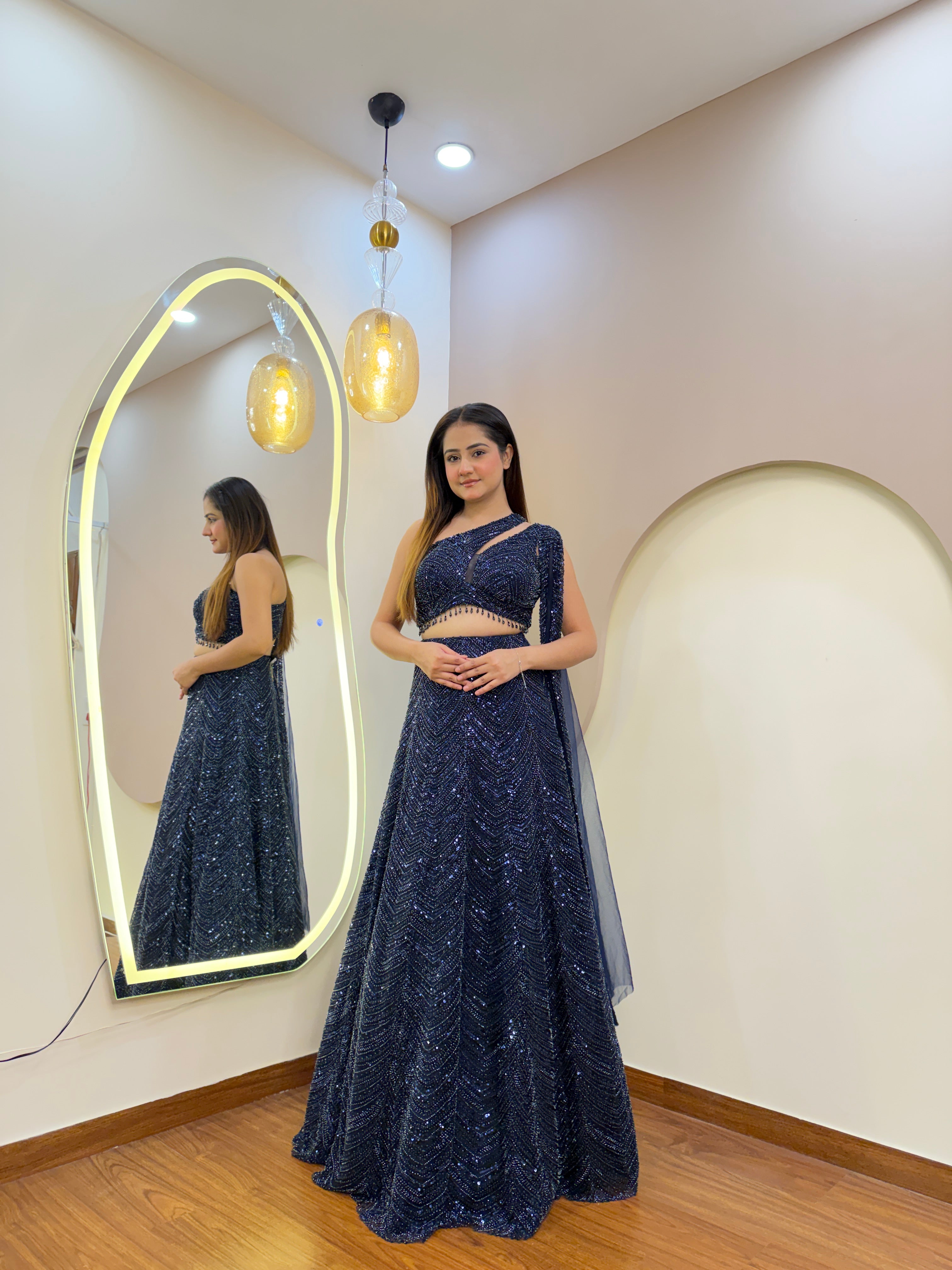 E190 AARFA REGAL LEHENGA