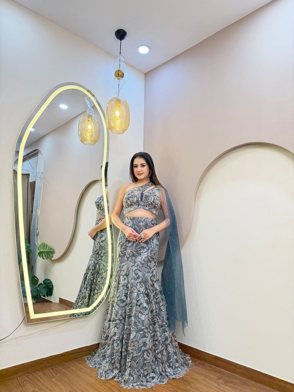 E466 AARFA REGAL LEHENGA