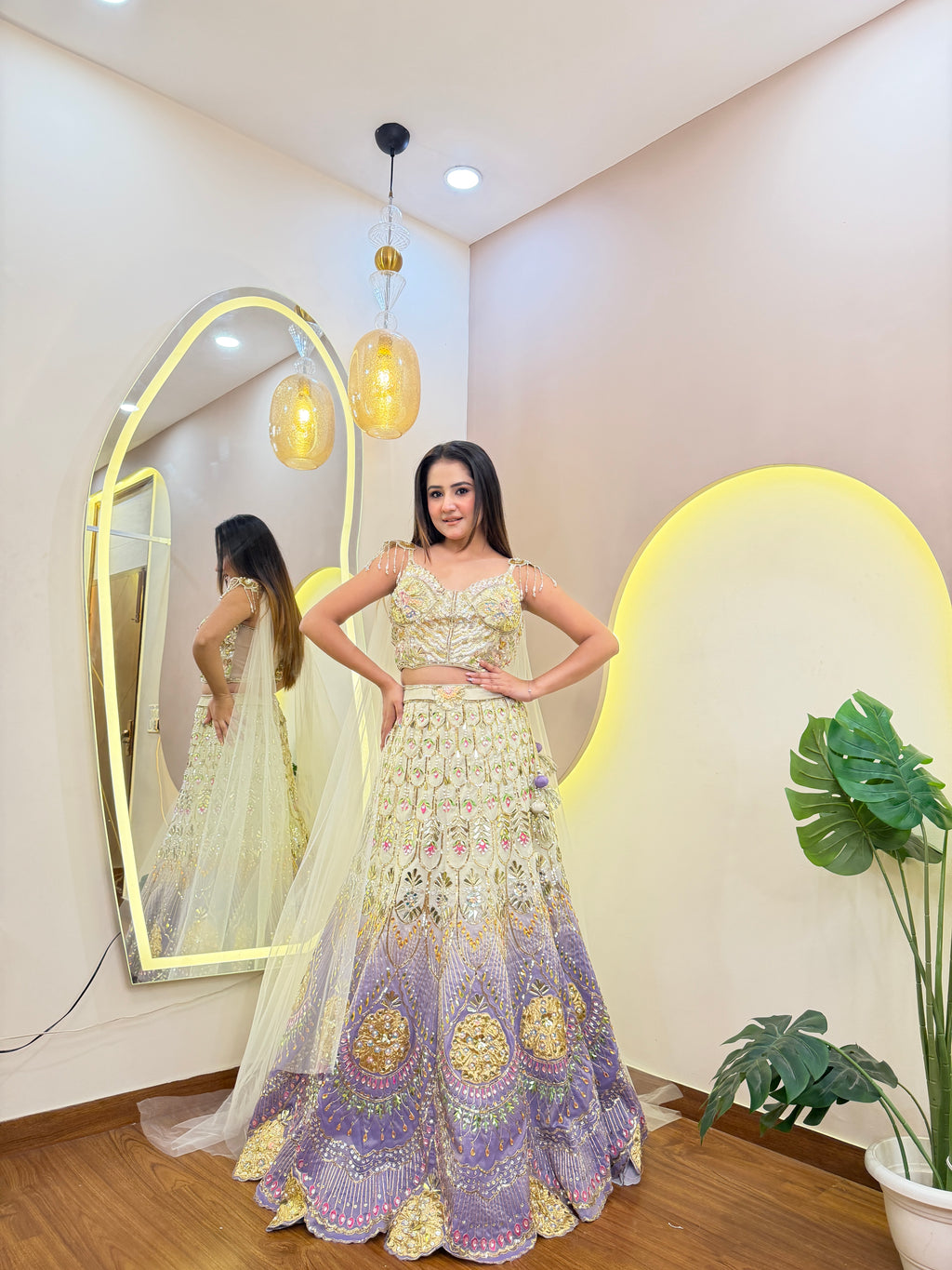 E258 AARFA REGAL LEHENGA