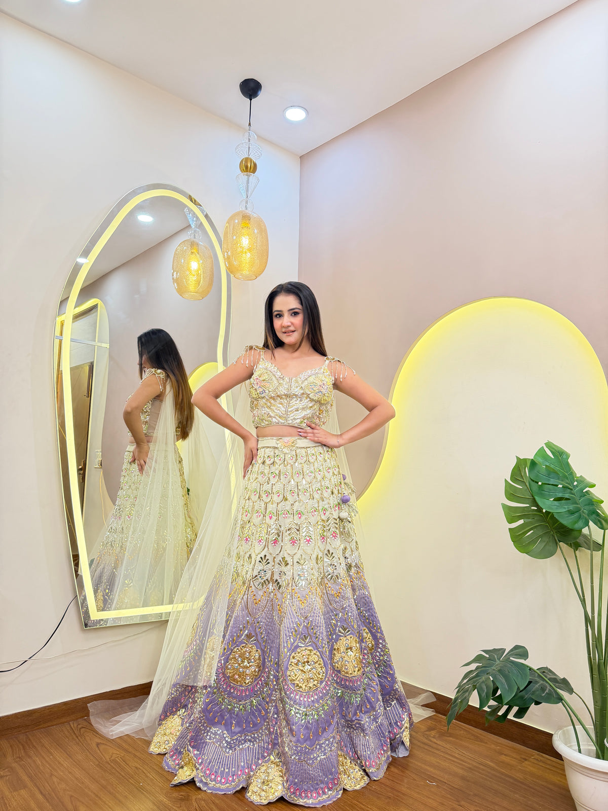 E258 AARFA REGAL LEHENGA