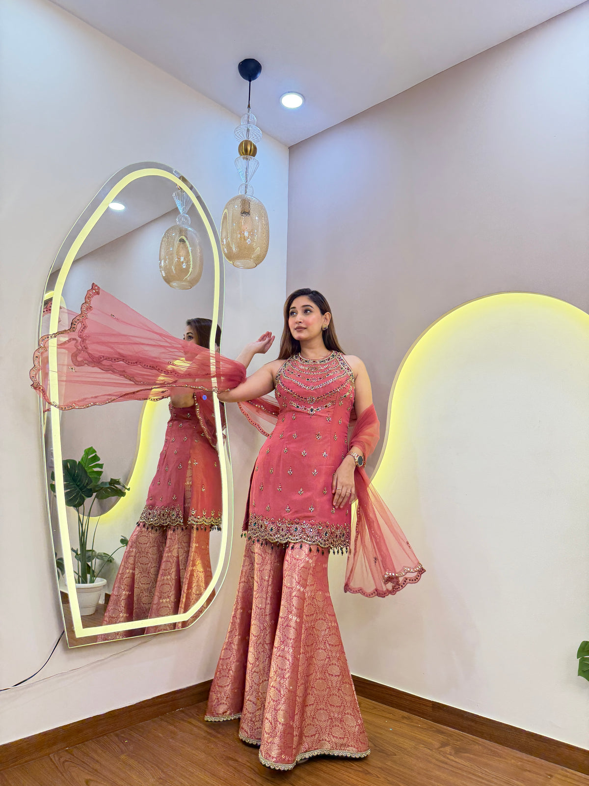 D996 AARFA REGAL SHARARA SUIT