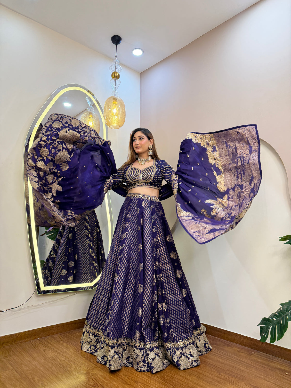 D724 AARFA REGAL LEHENGA