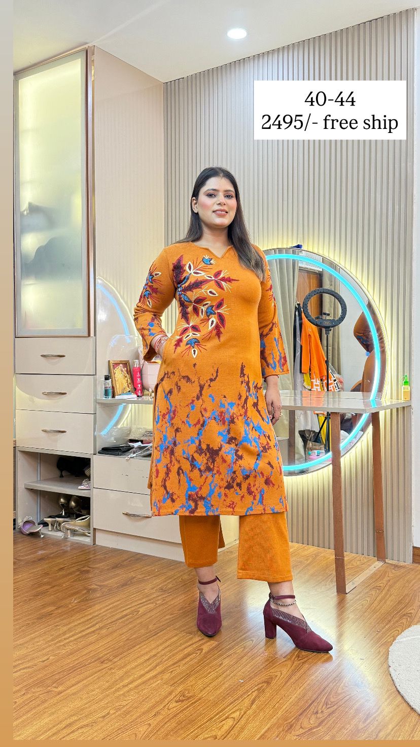 ASHIA  WOOLEN CORD SET