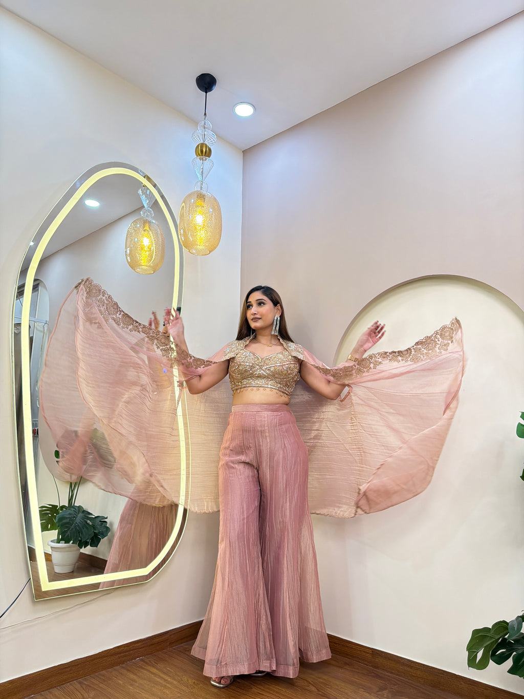 4895E160 INDO WESTERN CAPE SHARARA SET