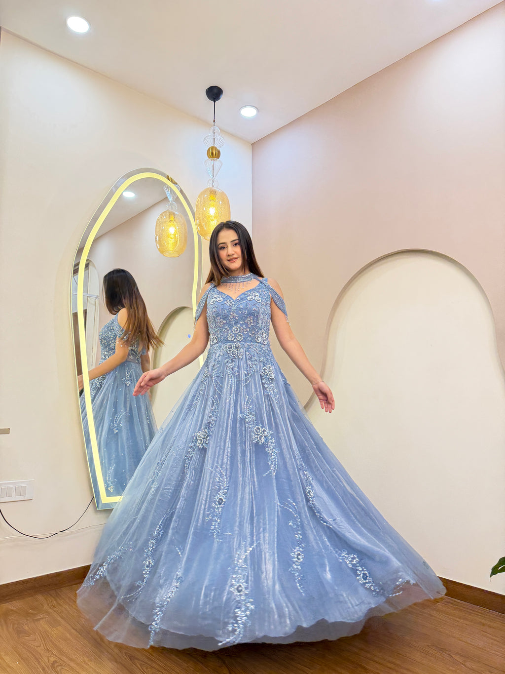 E278 GOWN