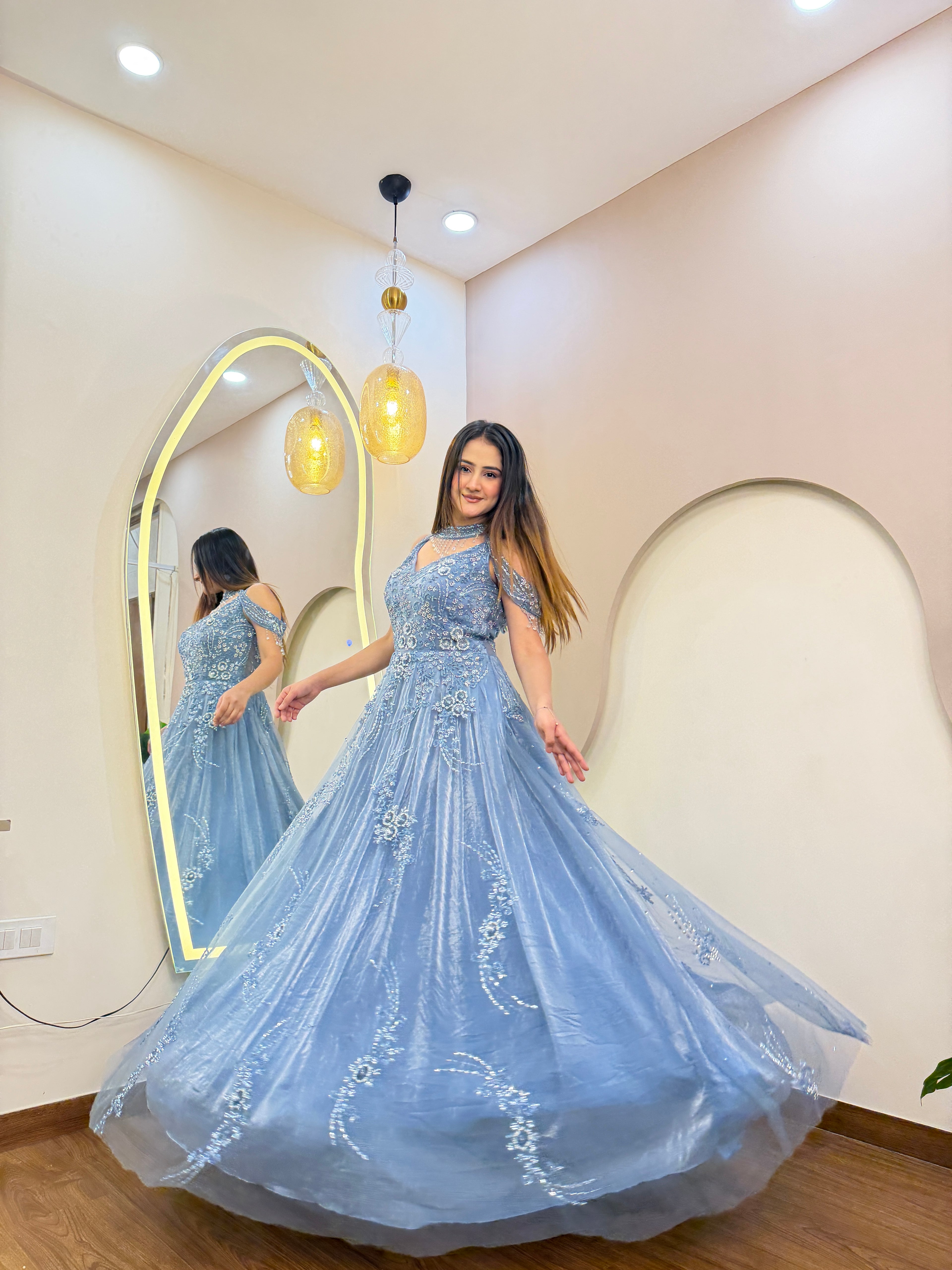 E278 GOWN